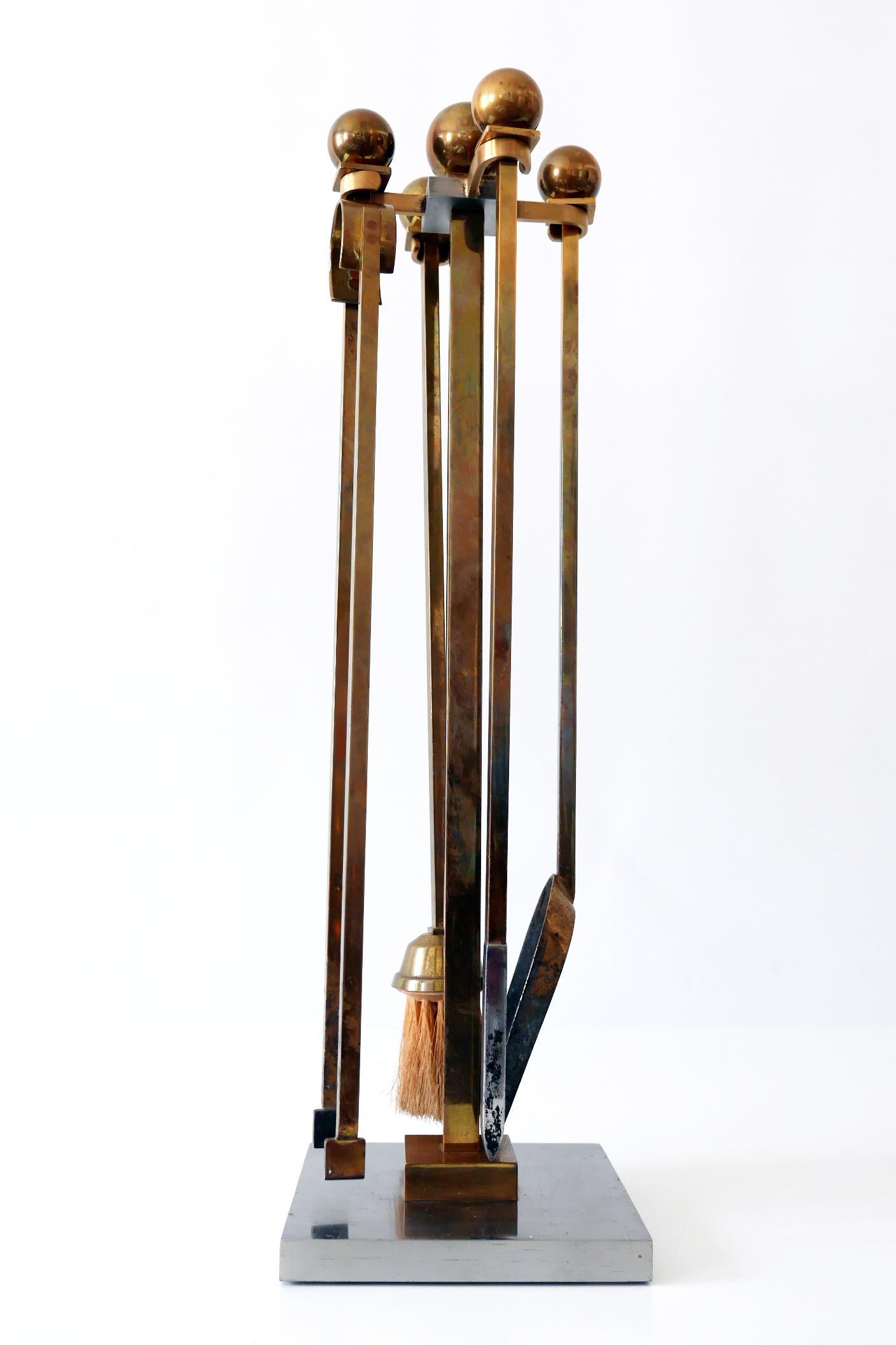 Exceptionnels outils de cheminée en laiton et acier modernes du milieu du siècle 1970 en vente 5