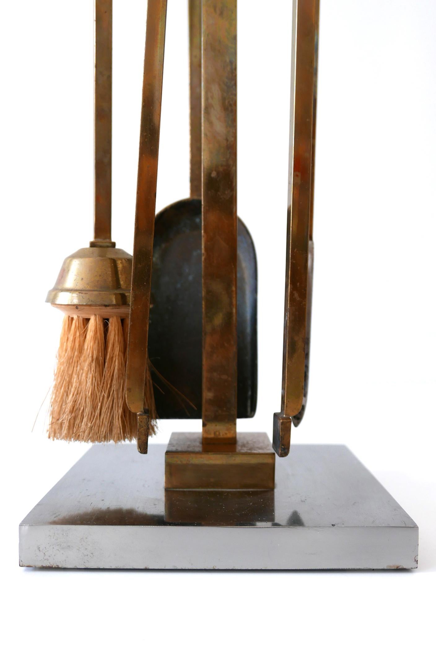 Exceptionnels outils de cheminée en laiton et acier modernes du milieu du siècle 1970 Bon état - En vente à Munich, DE