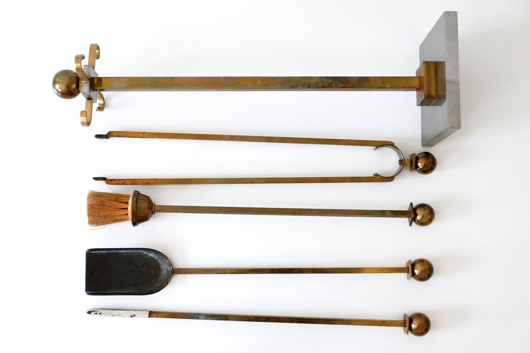 Laiton Exceptionnels outils de cheminée en laiton et acier modernes du milieu du siècle 1970 en vente