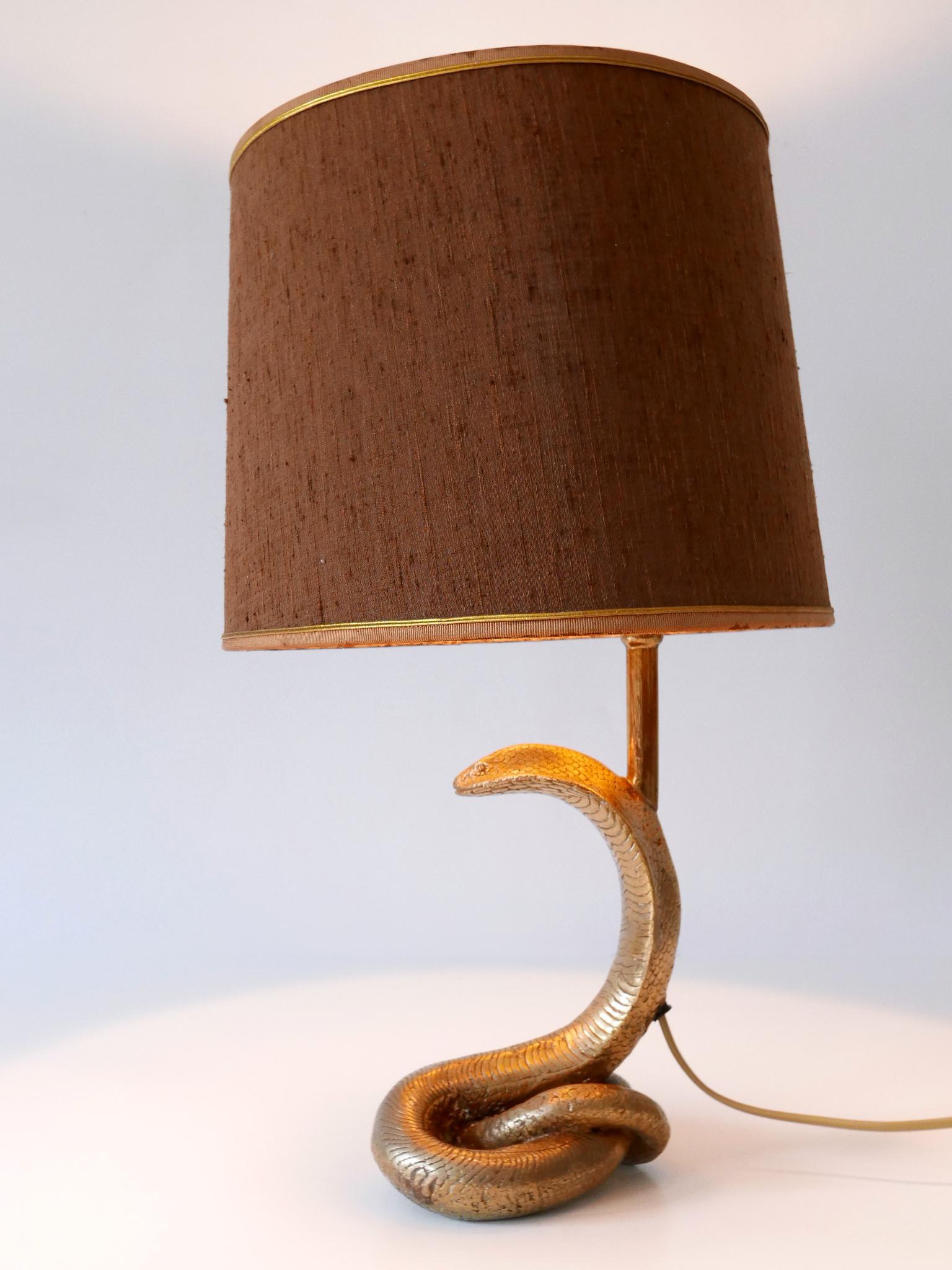 Laiton Exceptionnelle lampe de bureau cobra moderne du milieu du siècle dernier de la Maison Jansen, France, années 1970 en vente