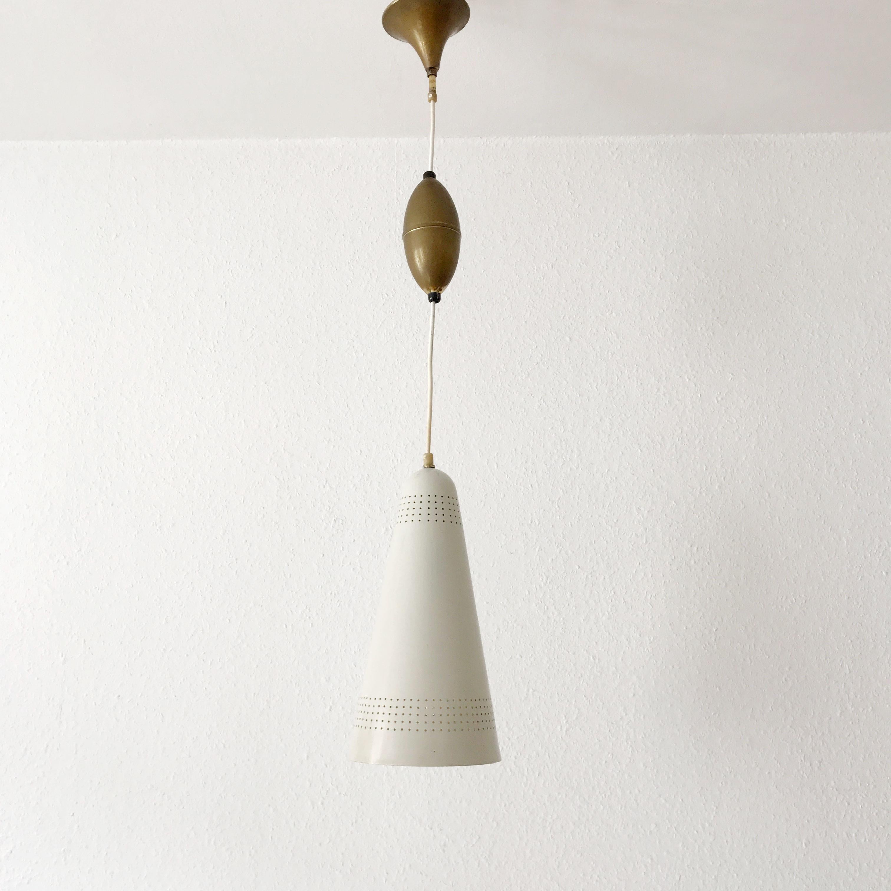 Eccezionale lampada a sospensione o luce a sospensione della modernità di metà secolo, anni '60, Scandinavia In condizioni buone in vendita a Munich, DE