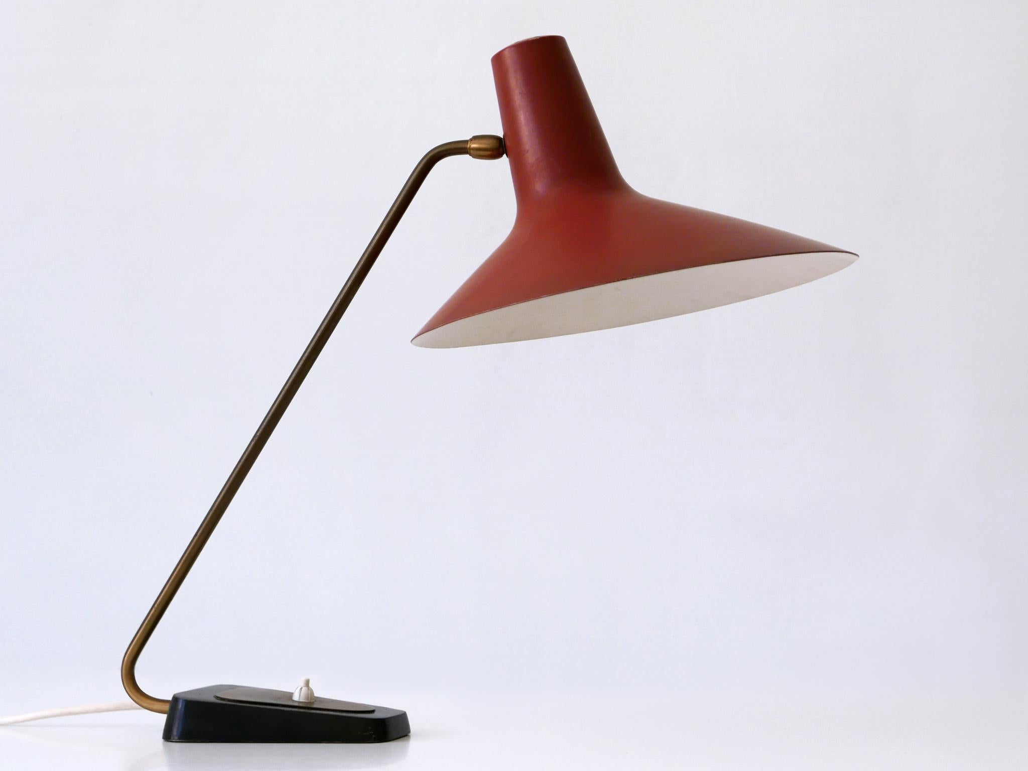 Exceptional Mid-Century Modern Table Lamp by Gebrüder Cosack Germany 1950s In Good Condition For Sale In Munich, DE