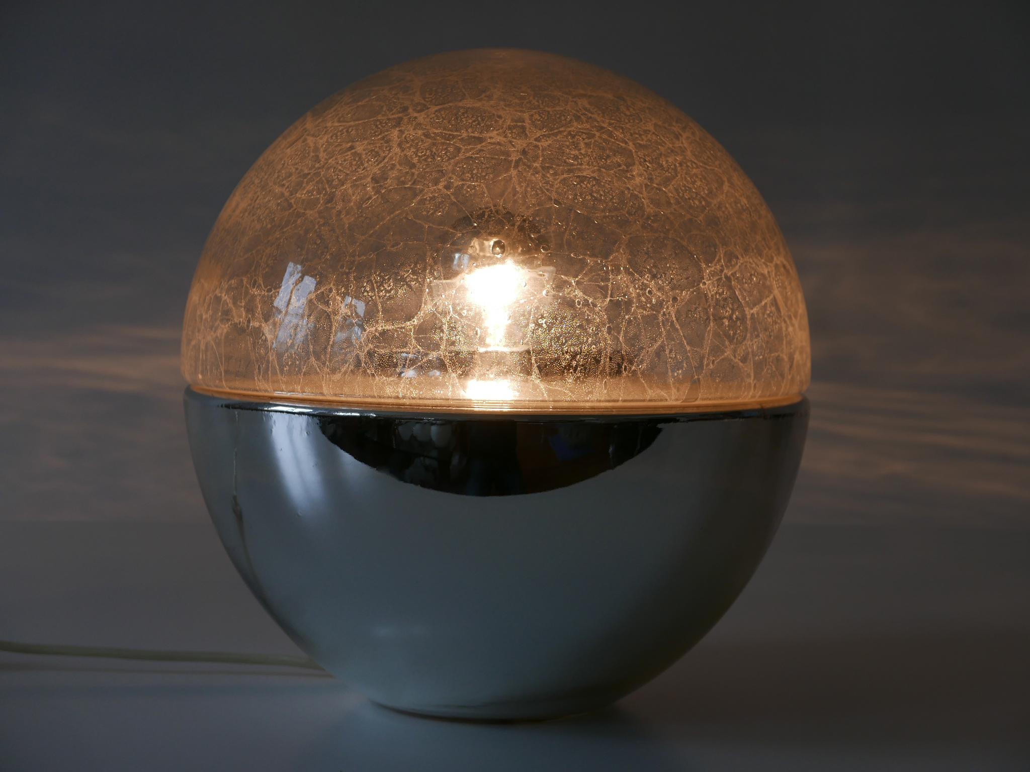 Exceptional Mid-Century Modern Textured Glass Globe Table or Floor Lamp, 1960s In Good Condition For Sale In Munich, DE