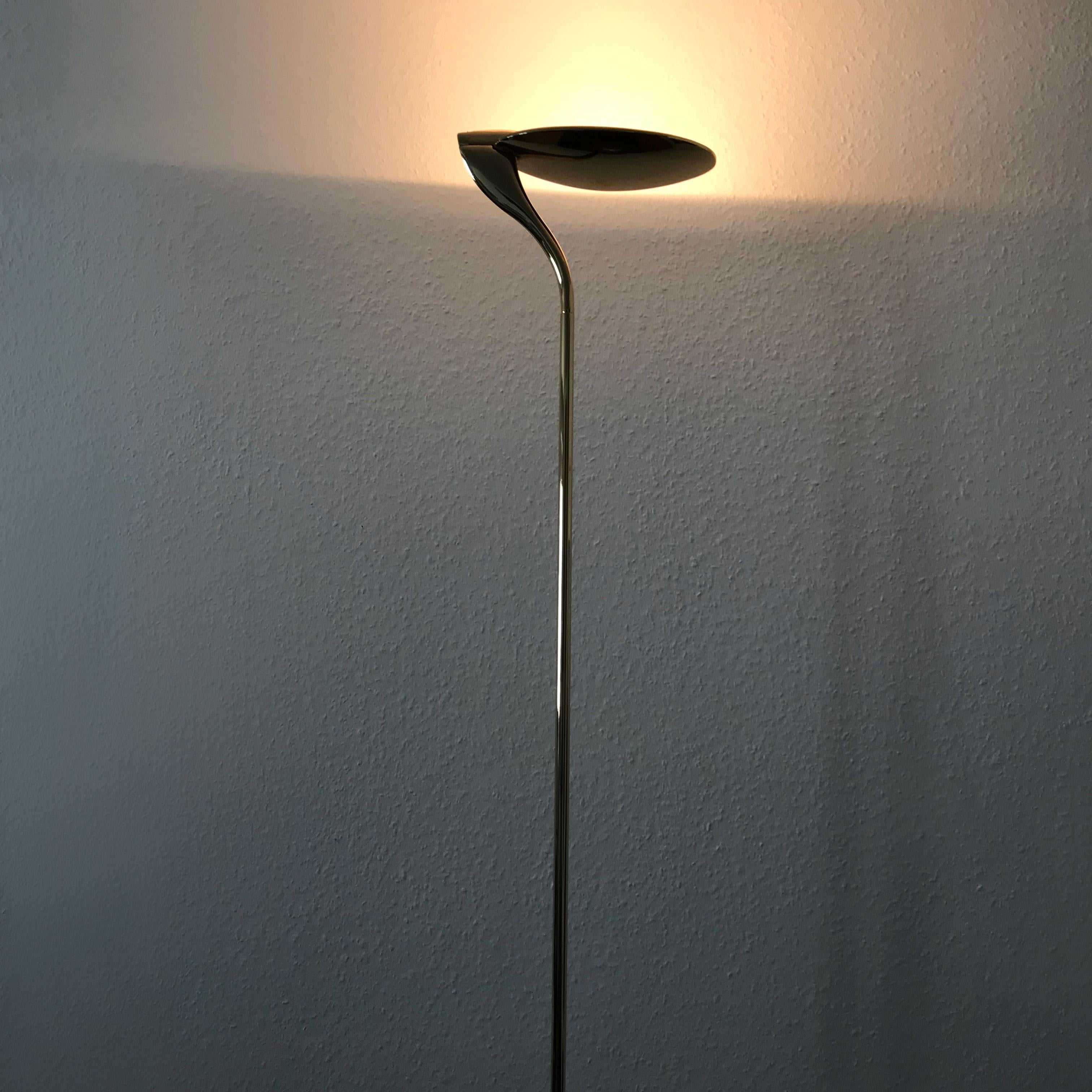 Allemand Exceptionnel lampadaire minimaliste en laiton de Florian Schulz, Allemagne en vente