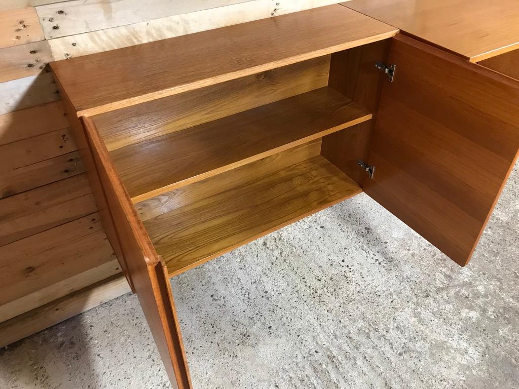 Exceptional Minimalistic Vintage Totally free-hanging teak 1960 Retro Desk In Good Condition For Sale In Markington, GB