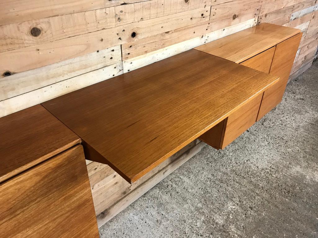 20th Century Exceptional Minimalistic Vintage Totally free-hanging teak 1960 Retro Desk For Sale
