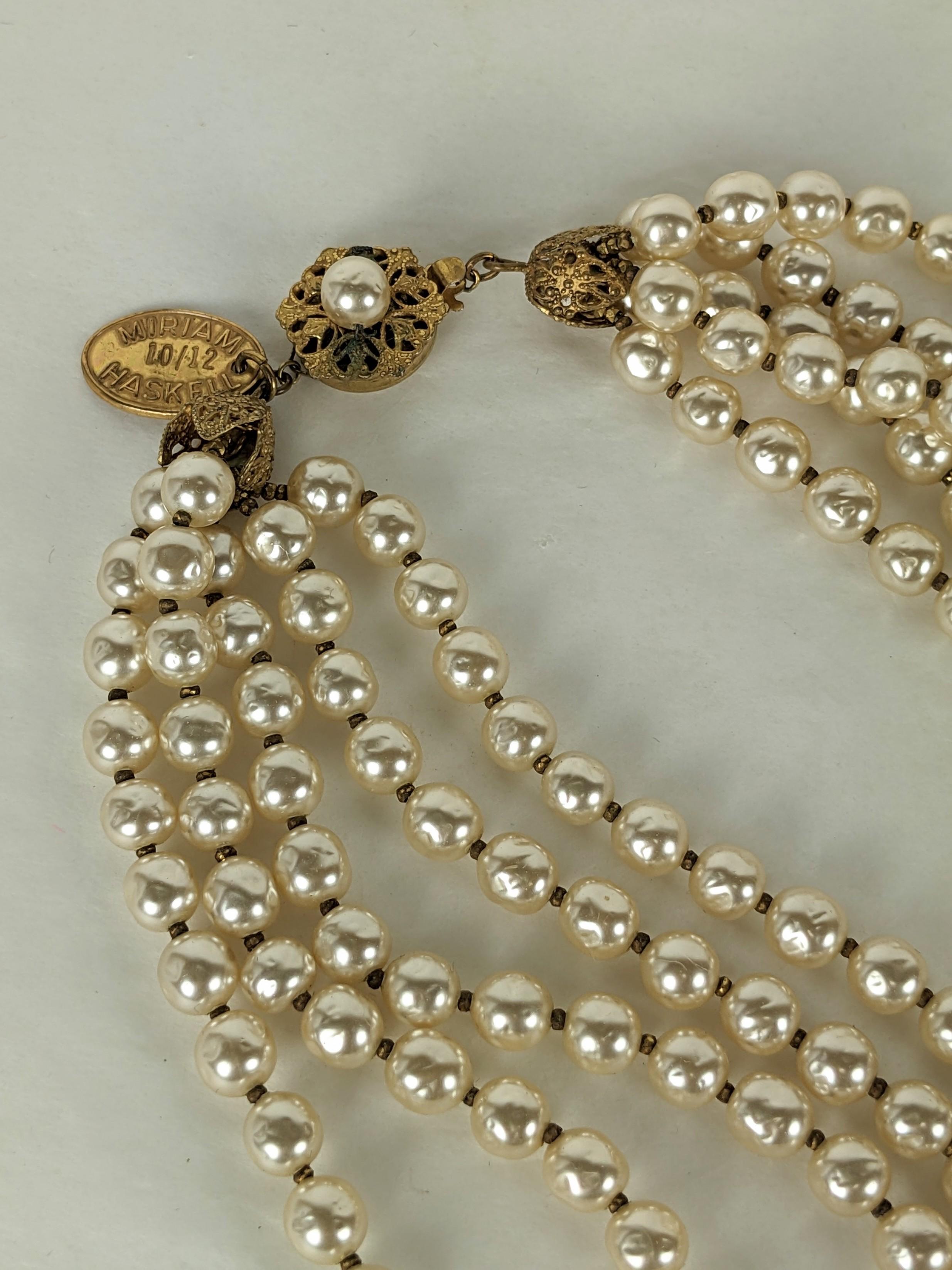 Miriam Haskell - Exceptionnel collier à barre pavé de perles et de roses Monte en vente 1