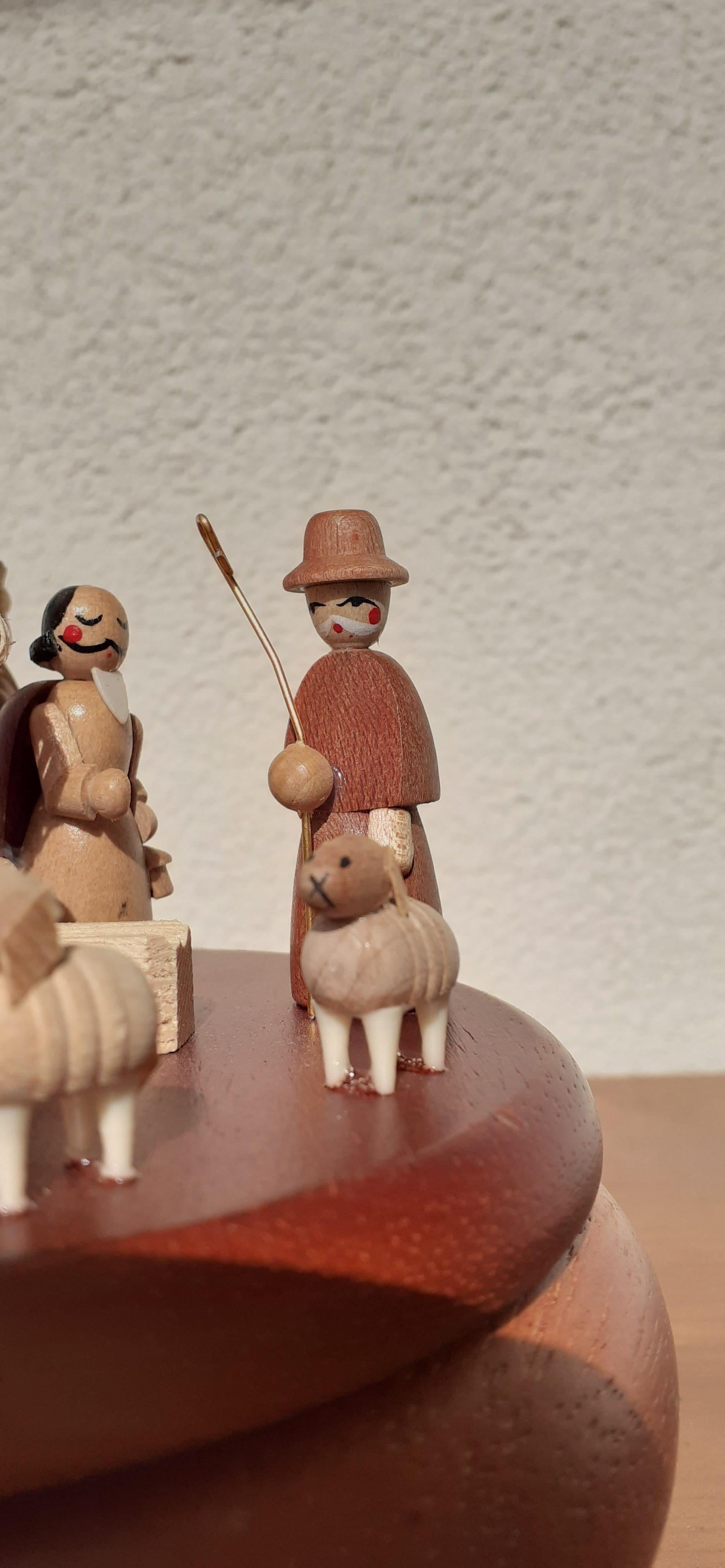 Exceptional Mobile Christmas Crib in Wood Reuge Sainte Croix Music Box 2