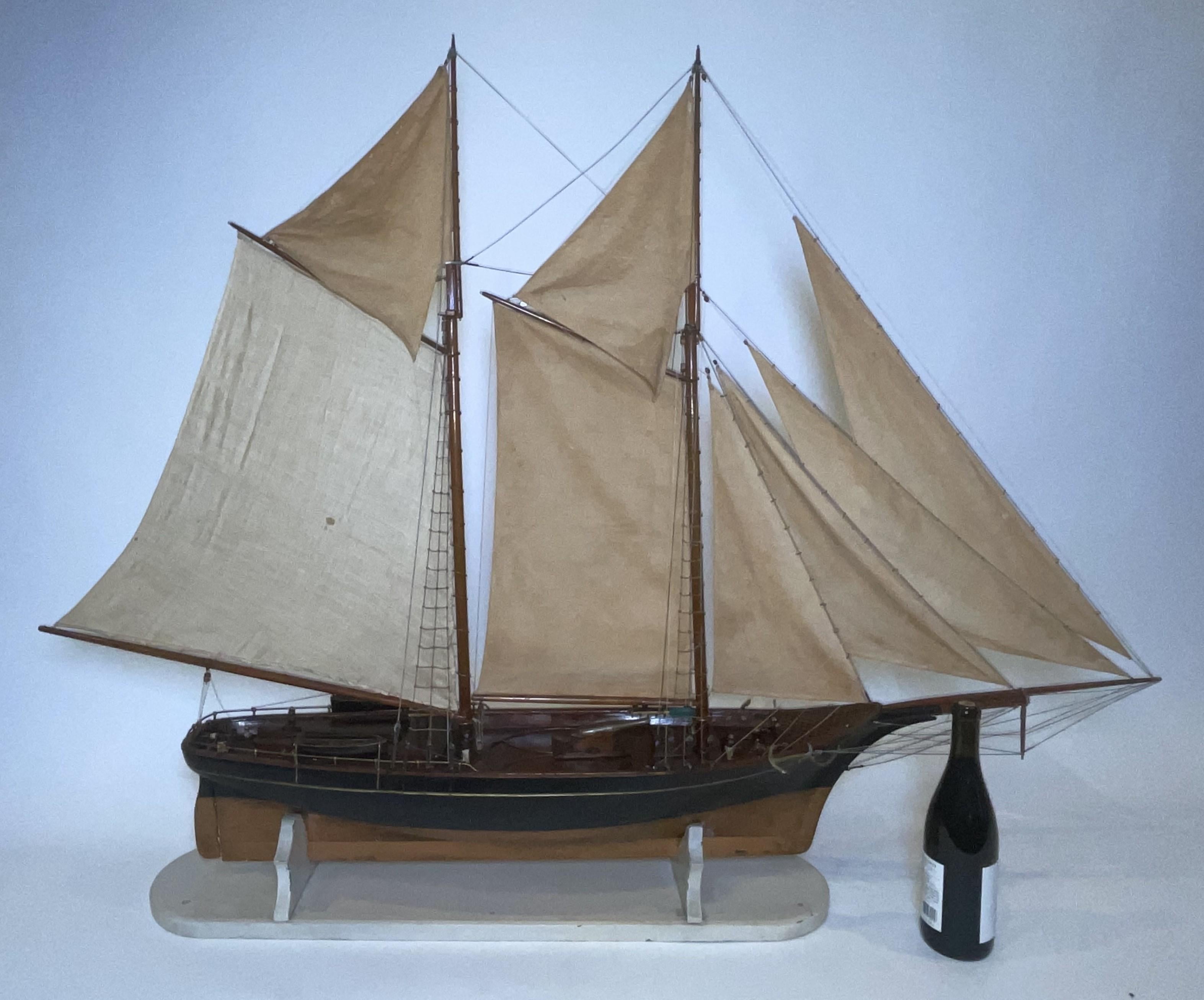 Très belle maquette ancienne de la goélette armée 