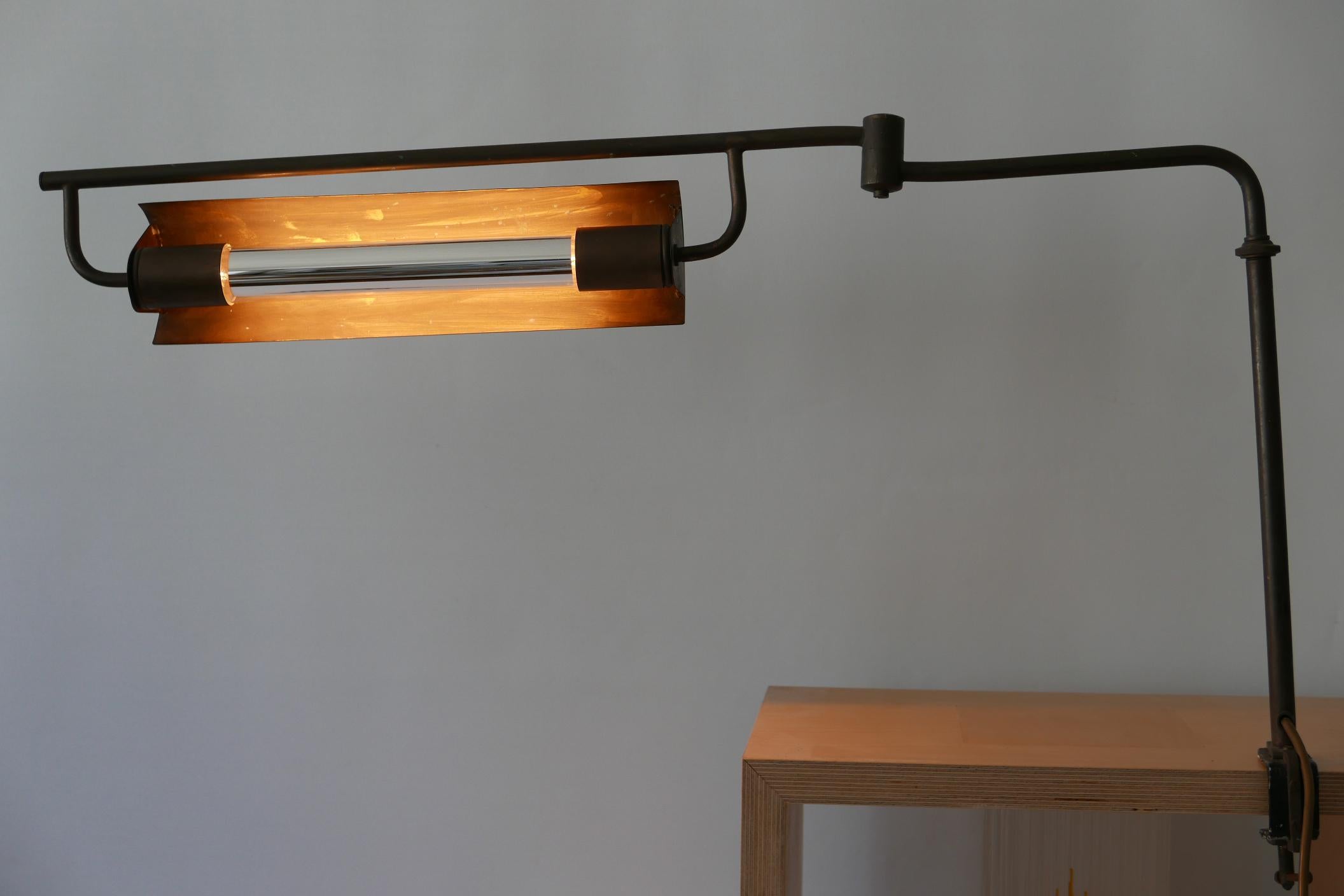 Exceptionnelle lampe de bureau moderniste Bauhaus en laiton articulé, Allemagne, années 1930 en vente 8