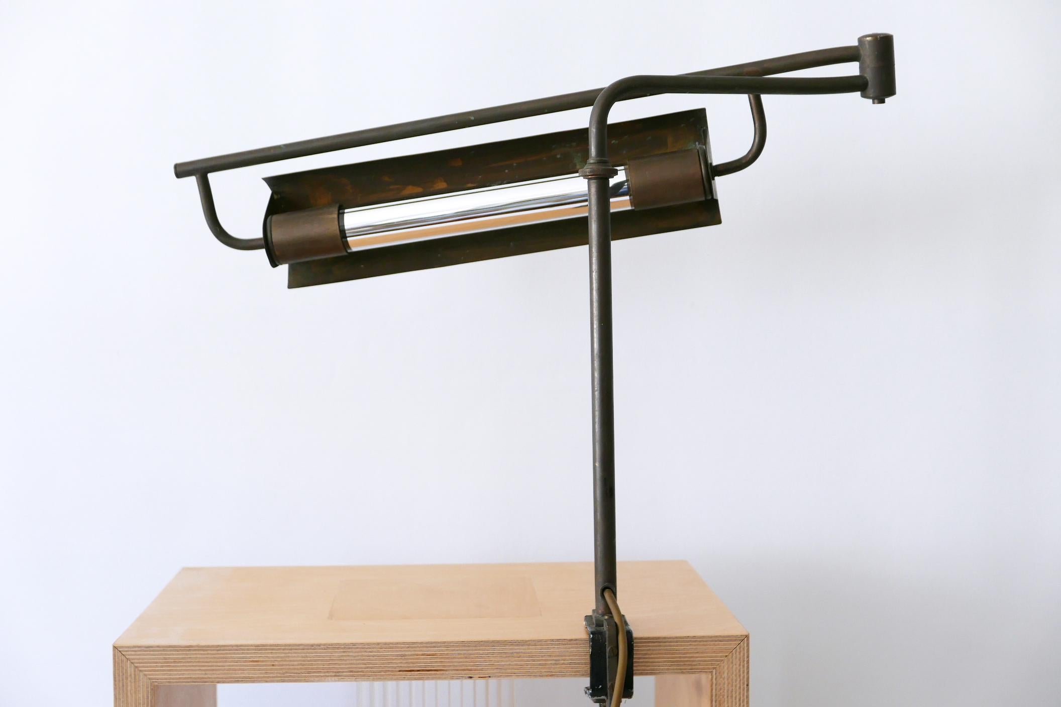 Mid-20th Century Exceptional Modernist Bauhaus Articulated Brass Clamp Table Lamp, Germany, 1930s For Sale