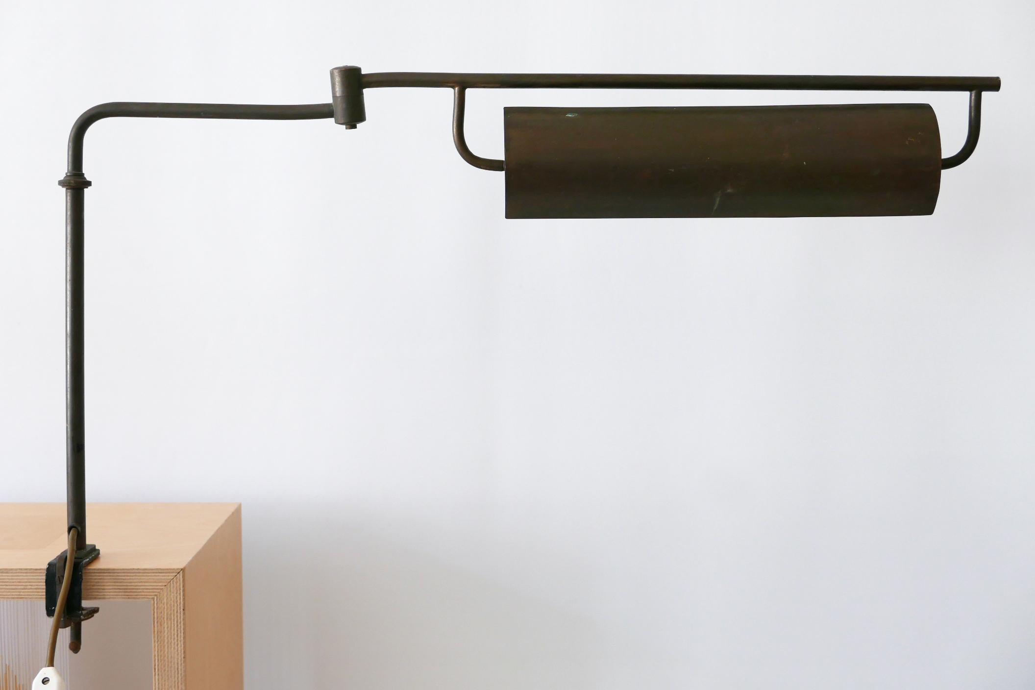 Exceptionnelle lampe de bureau moderniste Bauhaus en laiton articulé, Allemagne, années 1930 en vente 2