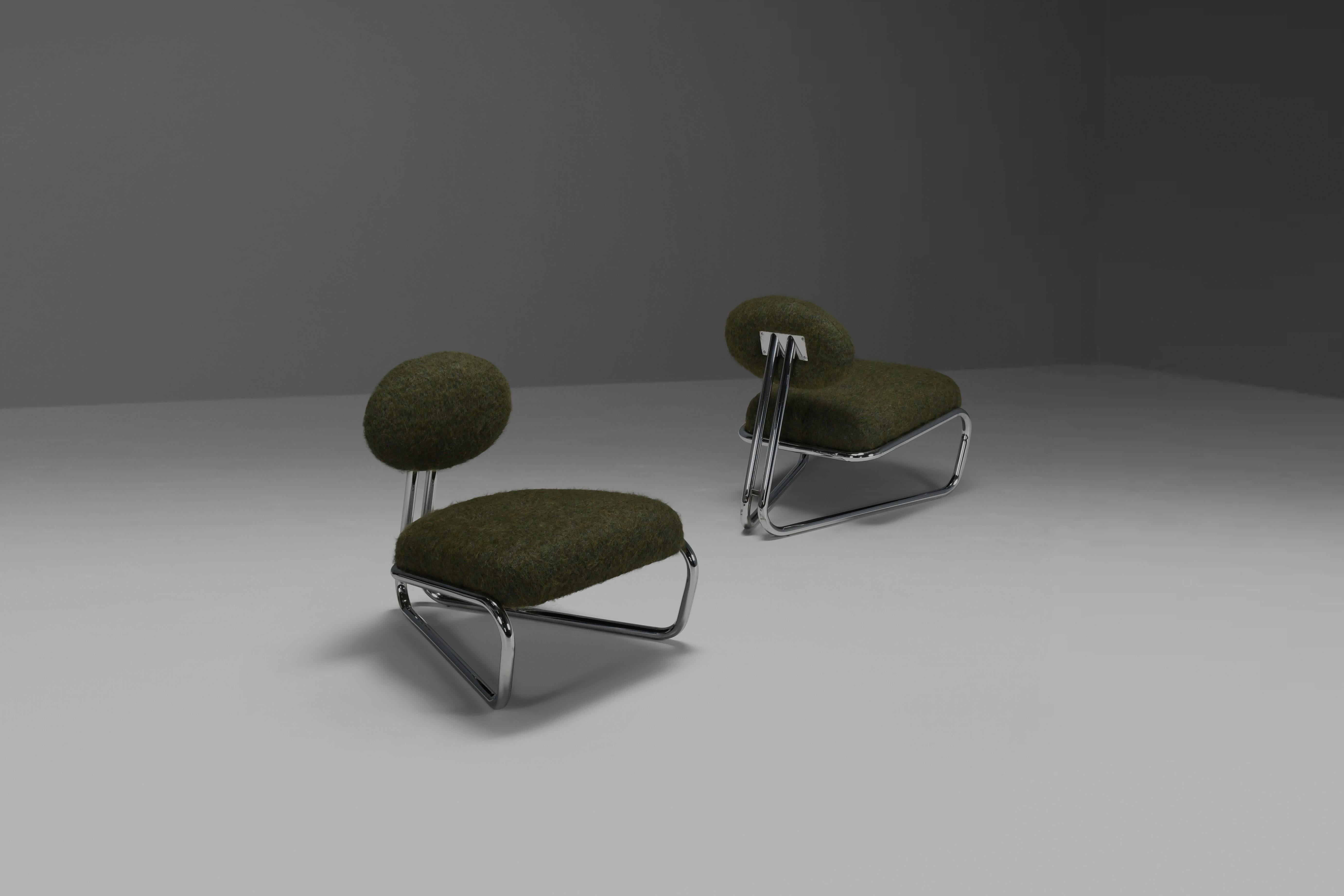 Space Age Exceptional Modernist Cantilever chairs in Wool and Alpaca, Italy 1970s  For Sale