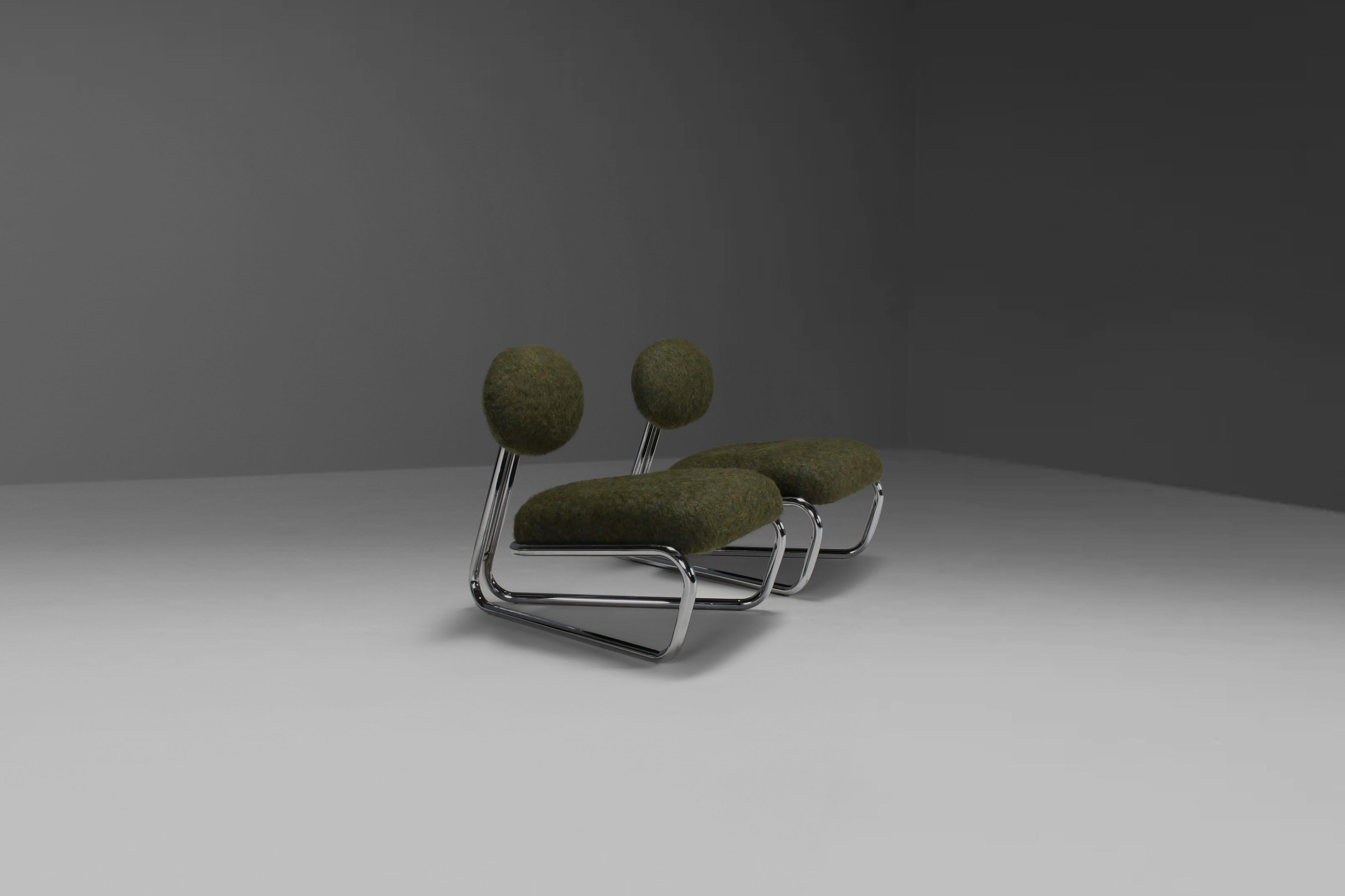 Italian Exceptional Modernist Cantilever chairs in Wool and Alpaca, Italy 1970s  For Sale