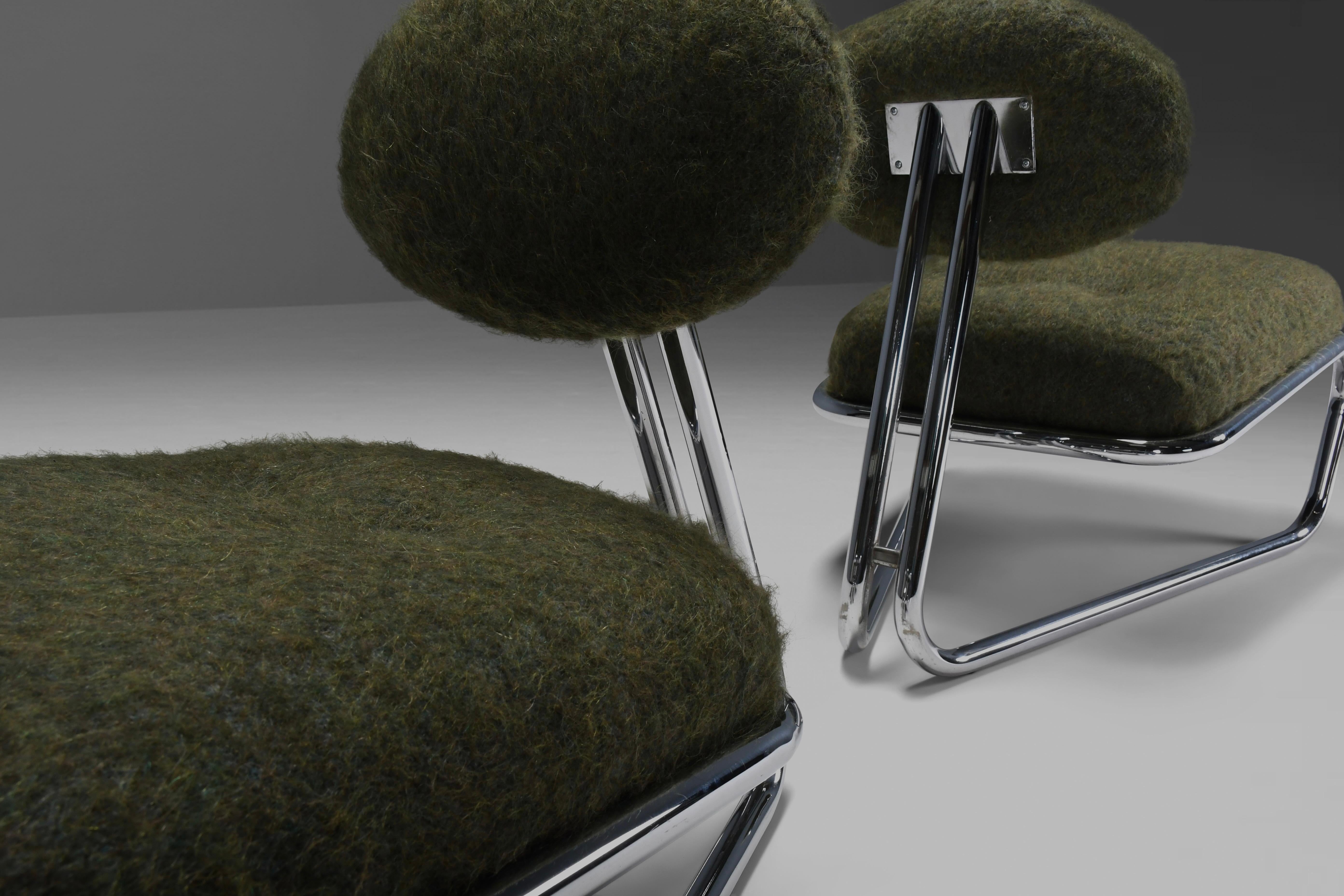 20th Century Exceptional Modernist Cantilever chairs in Wool and Alpaca, Italy 1970s  For Sale