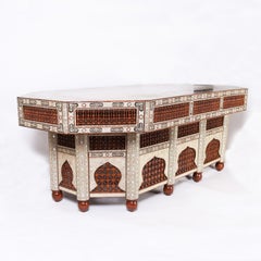 Außergewöhnlicher marokkanischer Perlmutt-Esstisch