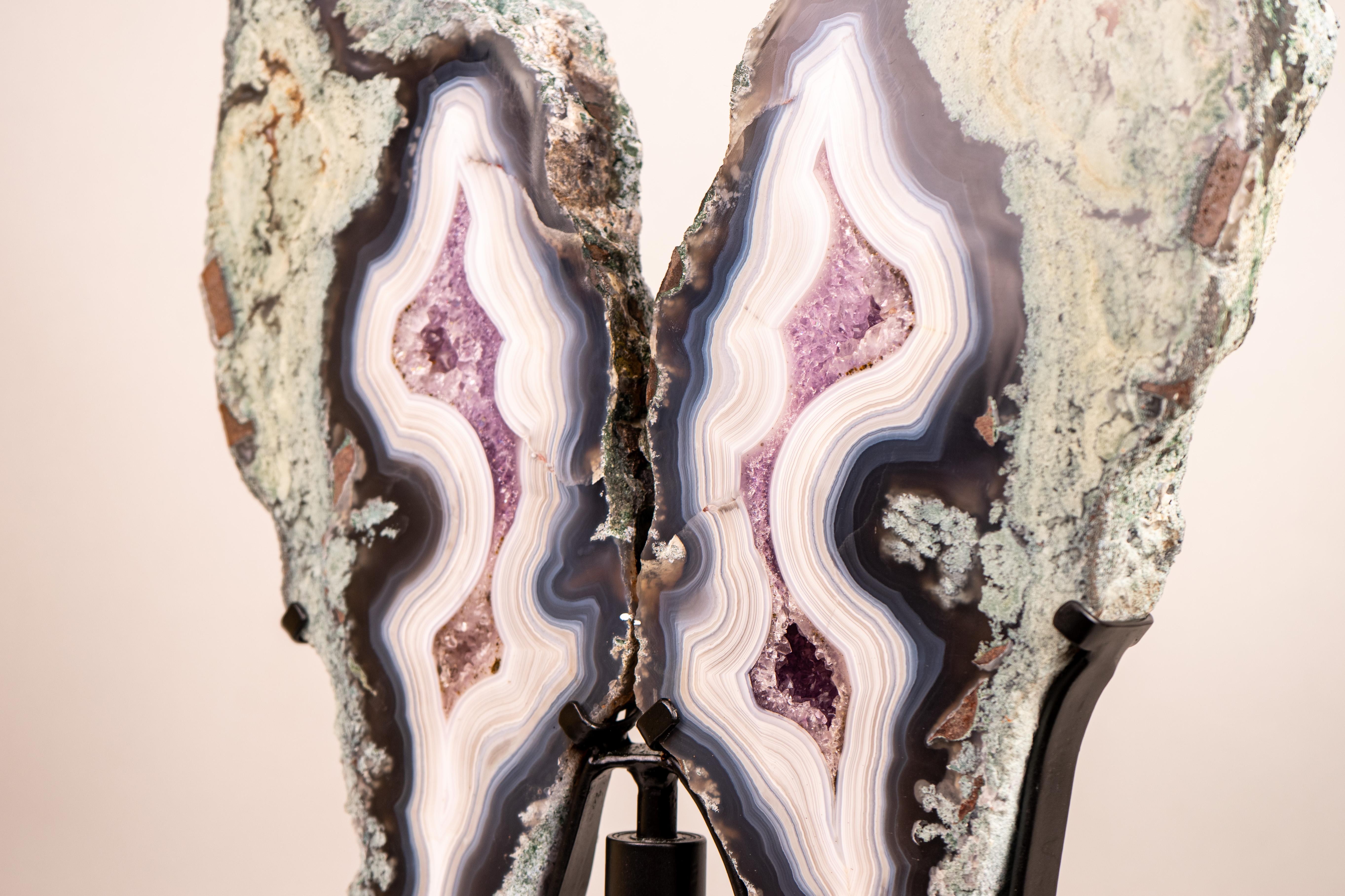 Exceptional Moss, Blue & White Banded Agate Butterfly Wings en venta 4
