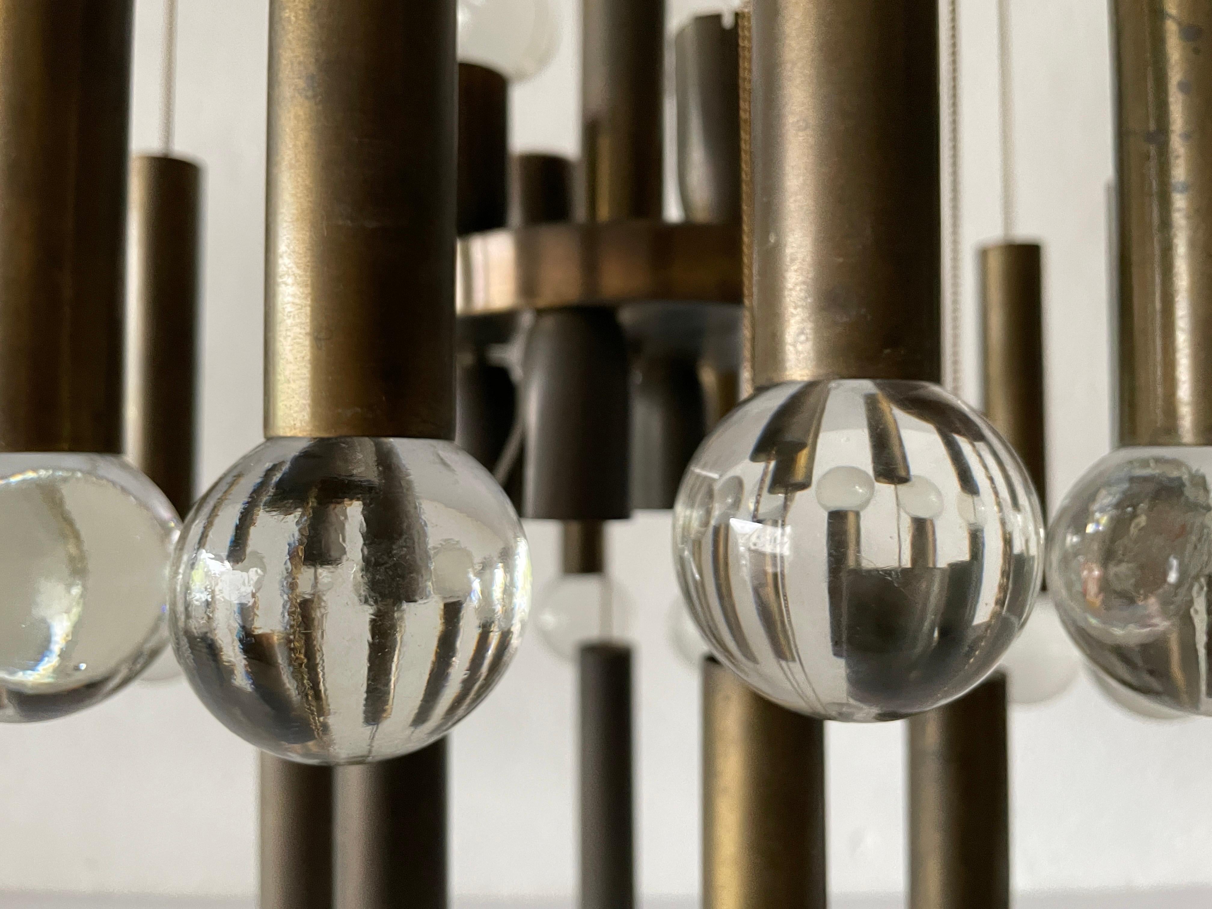 Mid-20th Century Exceptional Multiple Tubes with Glass Balls Brass Chandelier, 1960s, Italy For Sale