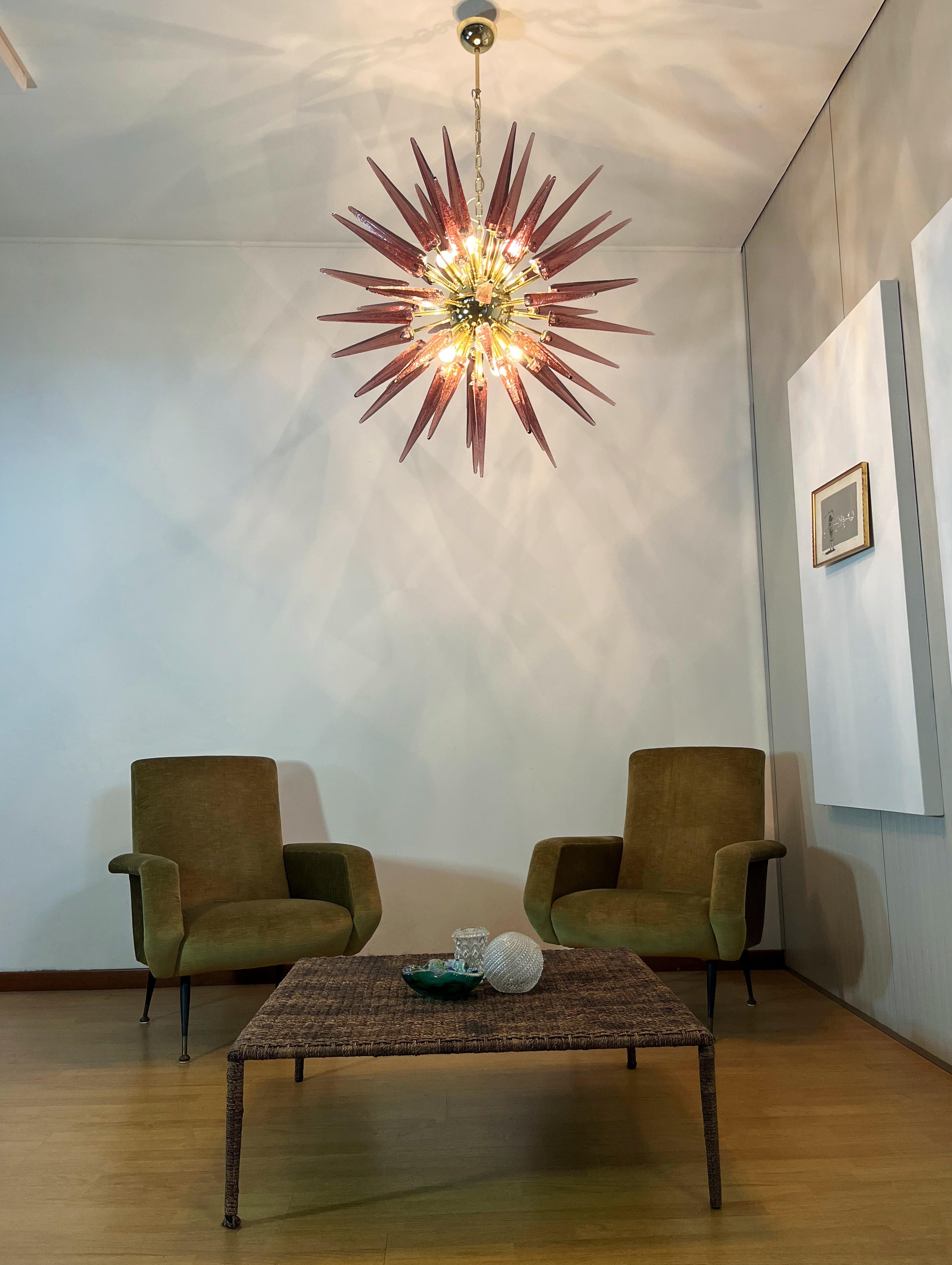 Exceptional Murano amethyst glass Sputnik Chandelier - 51 glasses In Good Condition For Sale In Gaiarine Frazione Francenigo (TV), IT