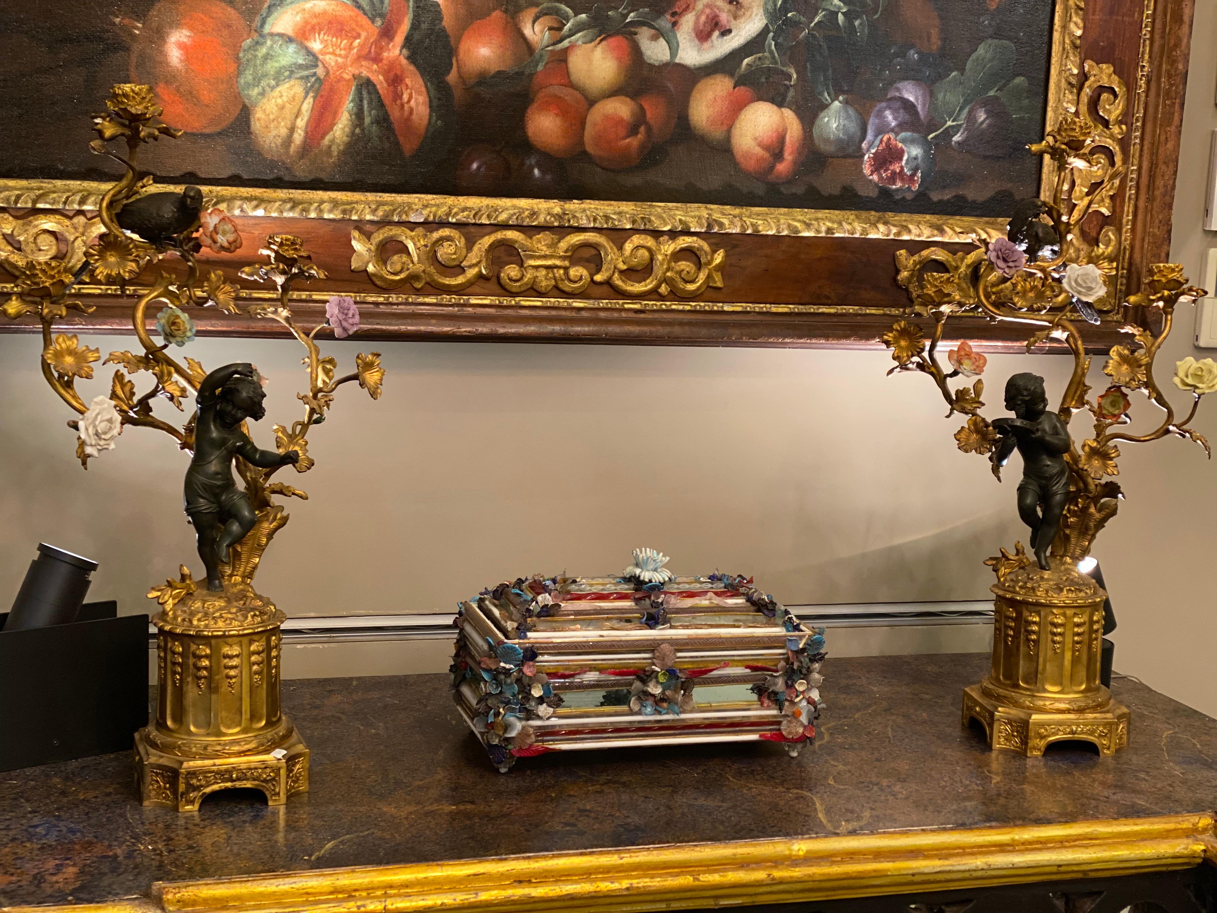 Verre Exceptionnelle boîte à bijoux ou à vêtements en verre de Murano  1930' en vente