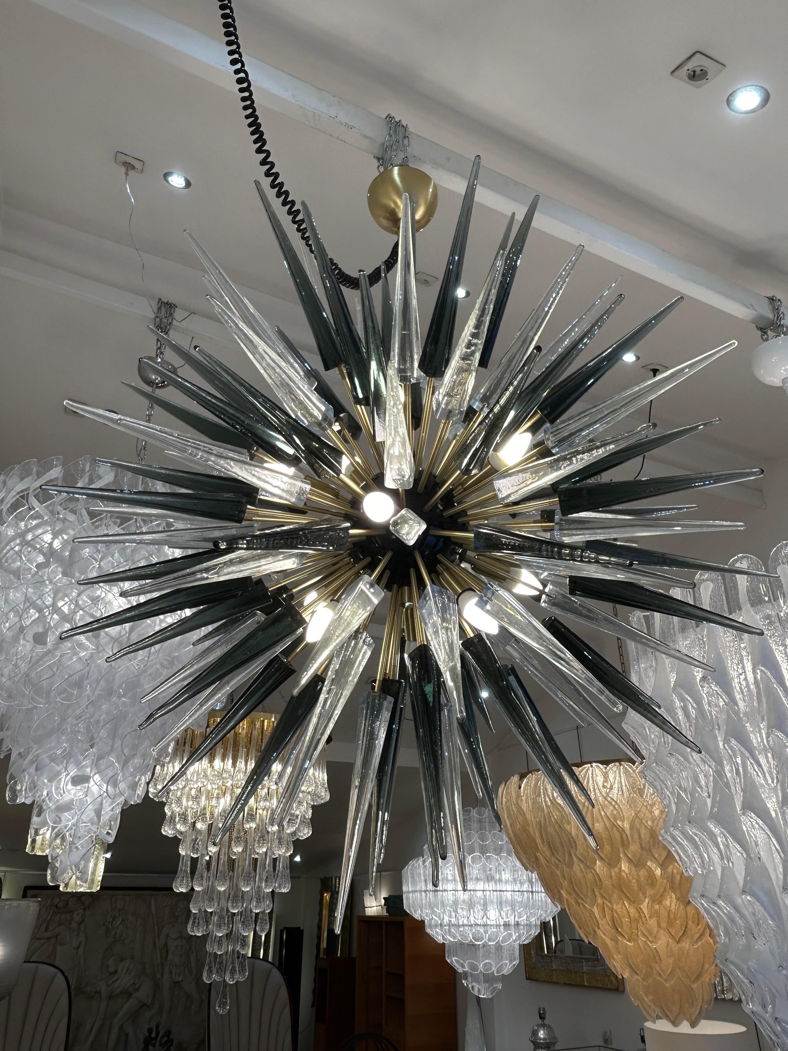 XXIe siècle et contemporain Exceptionnel lustre Spoutnik en verre de Murano en vente