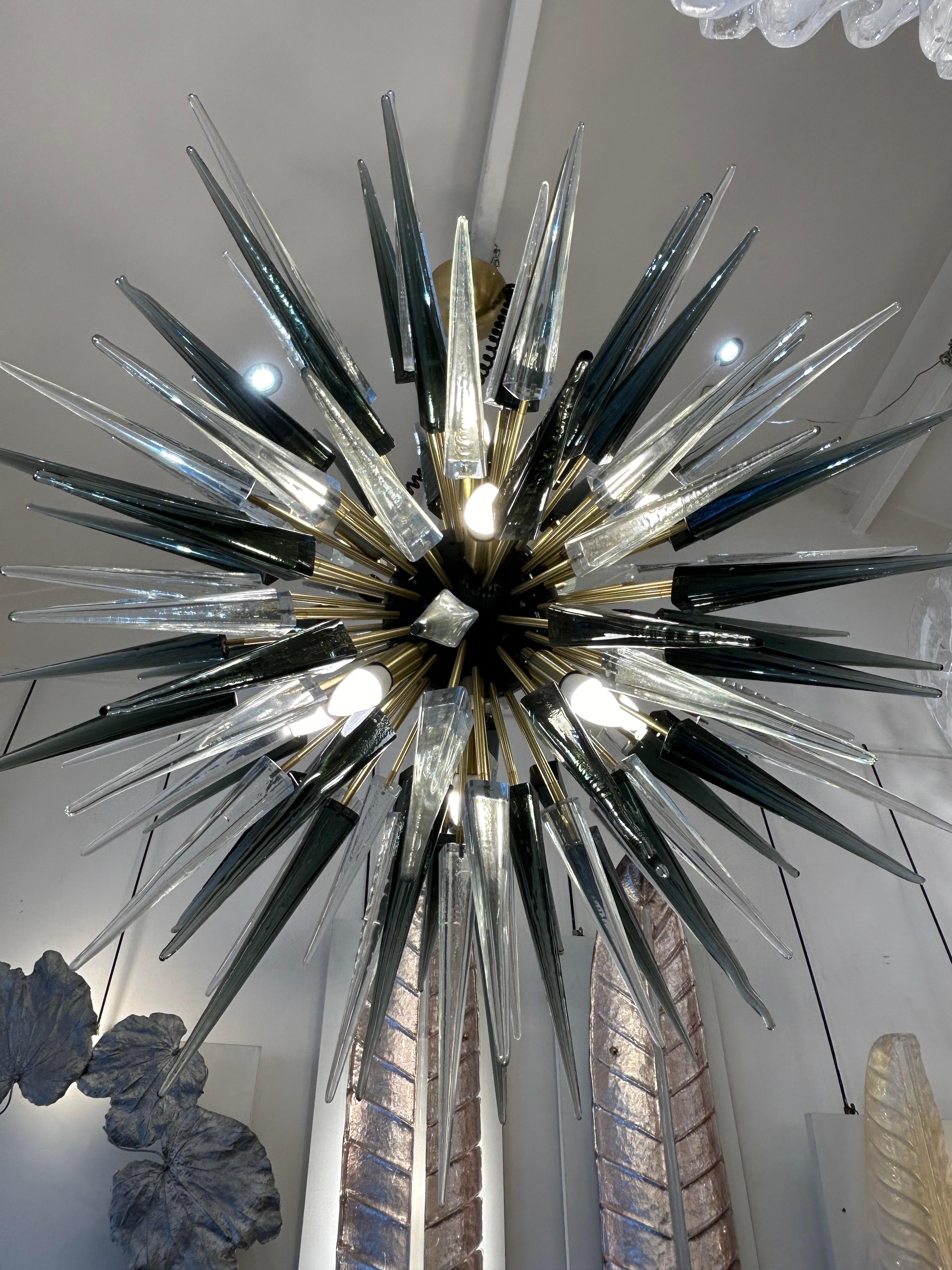 Laiton Exceptionnel lustre Spoutnik en verre de Murano en vente