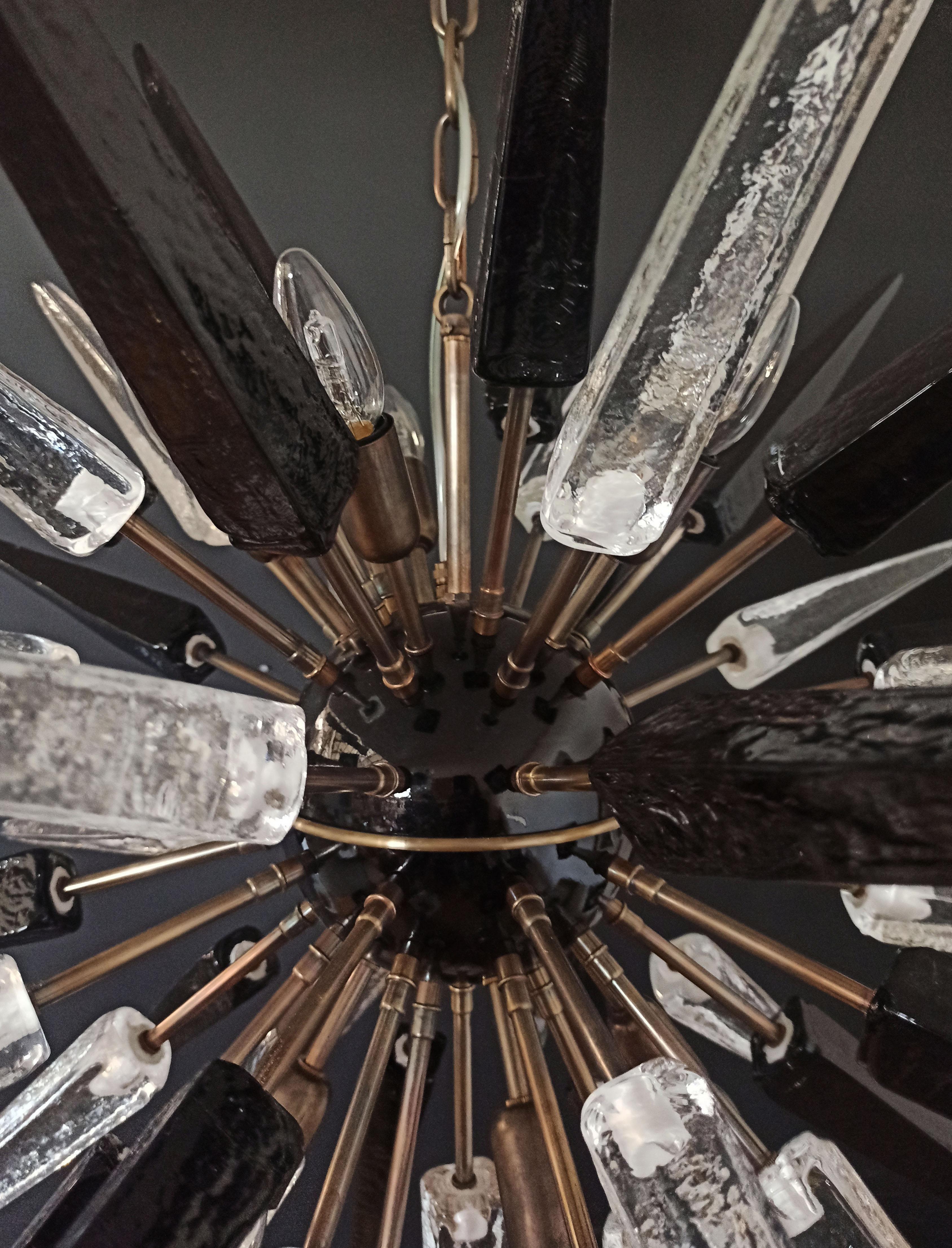 Exceptional Murano trasparent and black Glass Sputnik Chandelier - 51 glasses Italian en venta