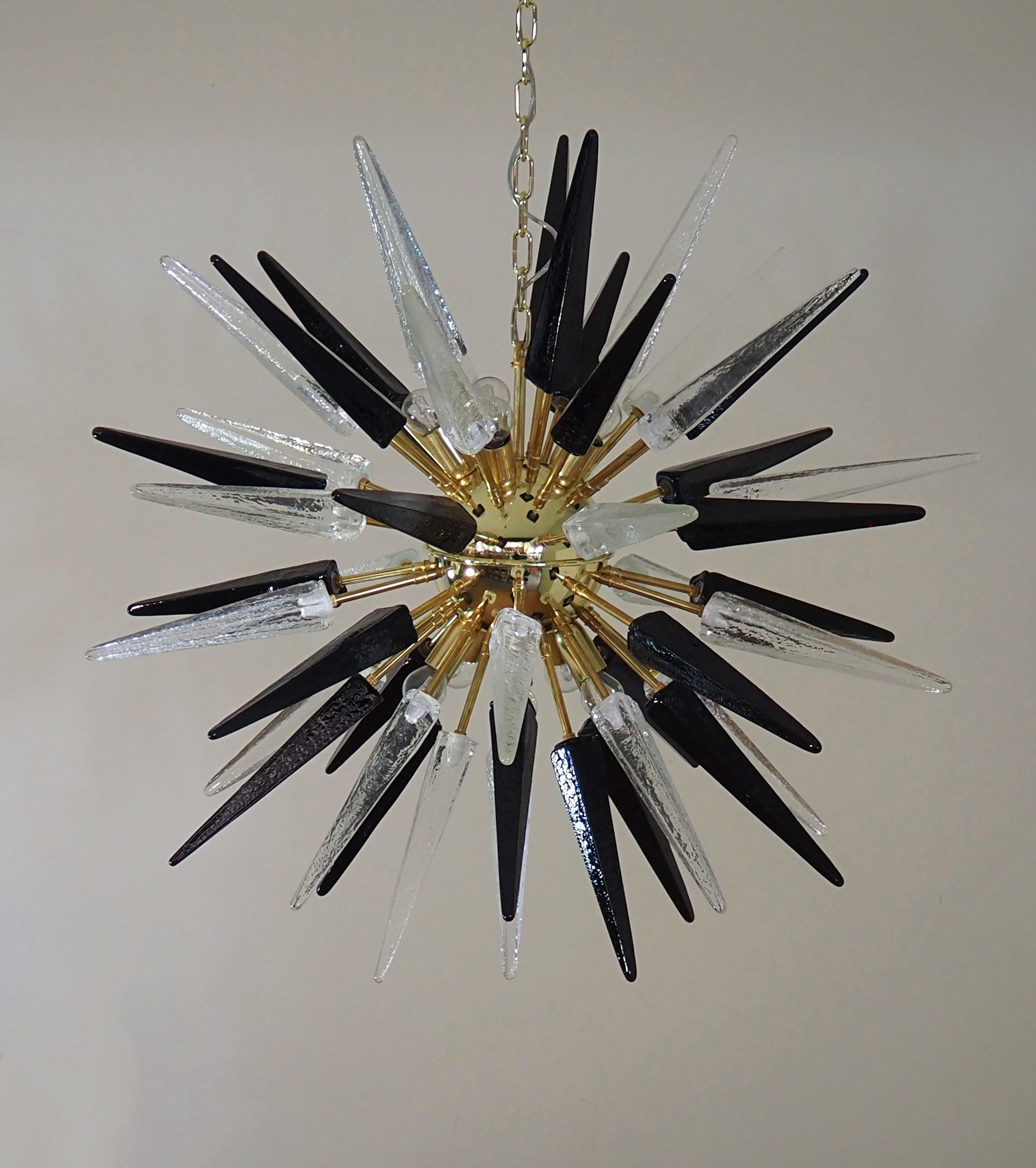 Galvanisé Exceptionnel Lustre Spoutnik en verre trasparent et noir de Murano - 51 verres en vente