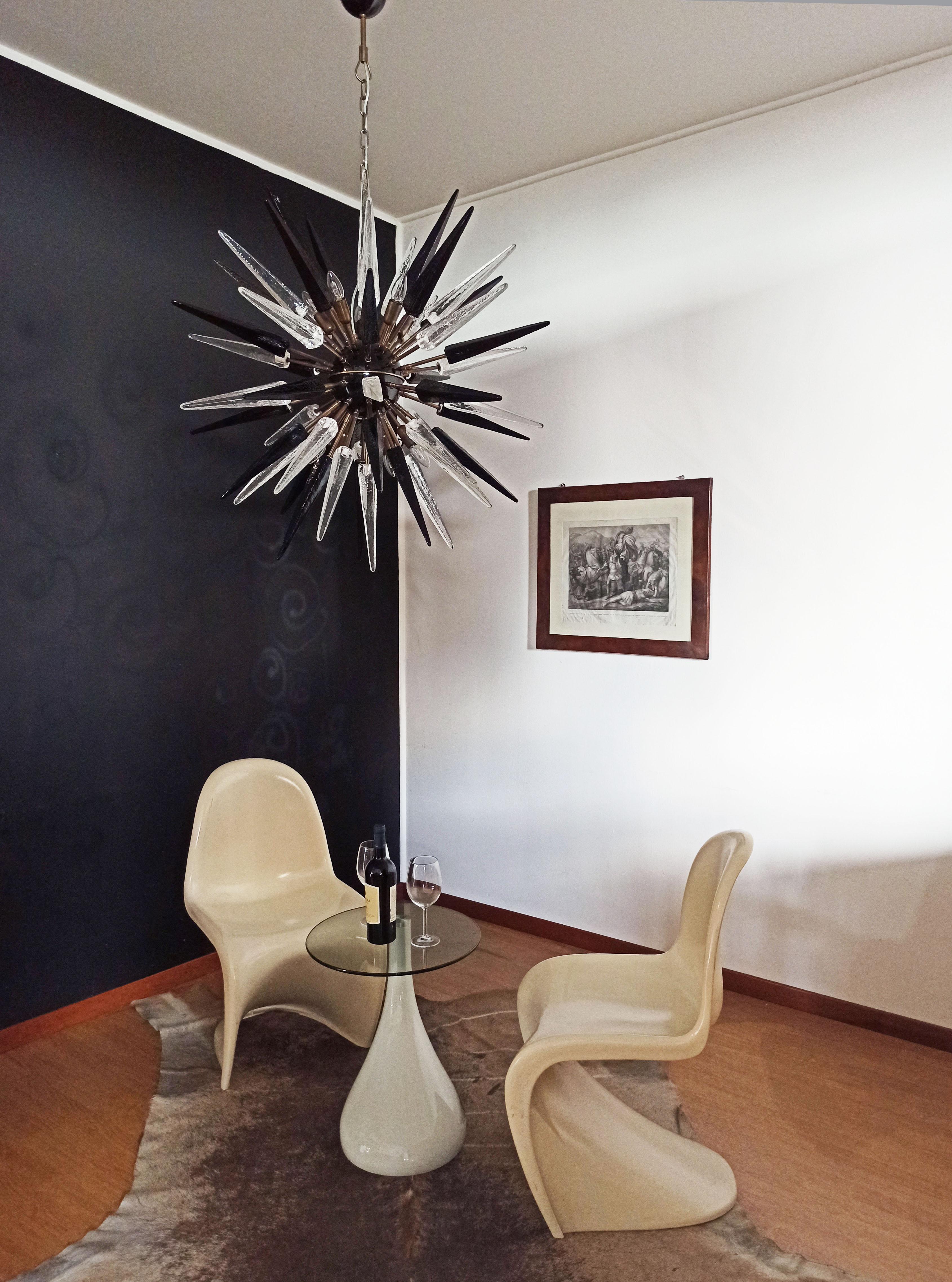 Exceptional Murano trasparent and black Glass Sputnik Chandelier - 51 glasses Vidrio artístico en venta