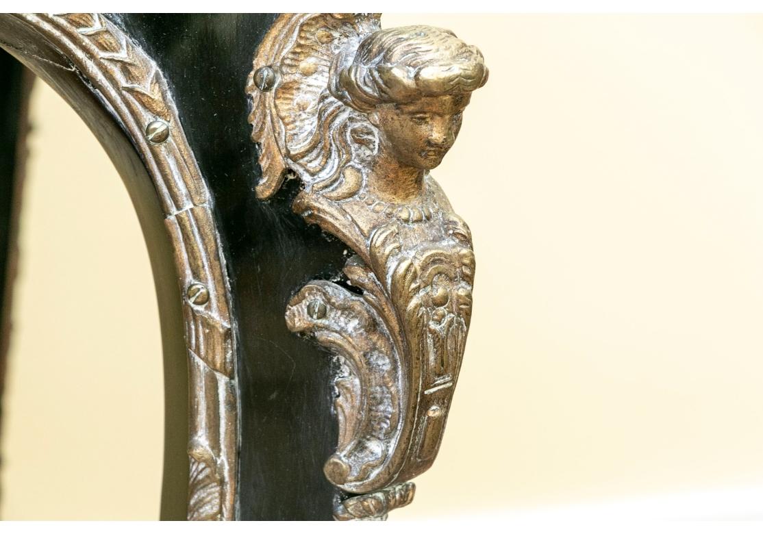 Exceptionnelle table à écrire Napoléon III en bronze et ébonite en vente 9