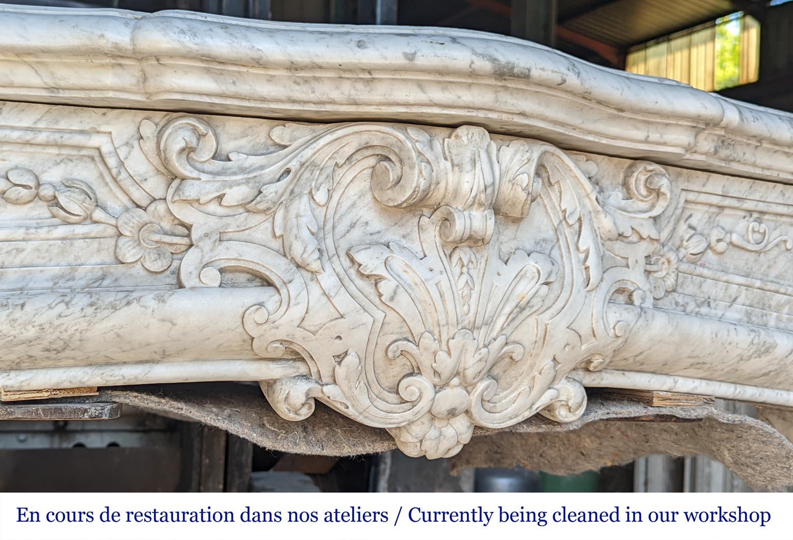 European Exceptional Napoleon III period mantel in veined Carrara marble For Sale