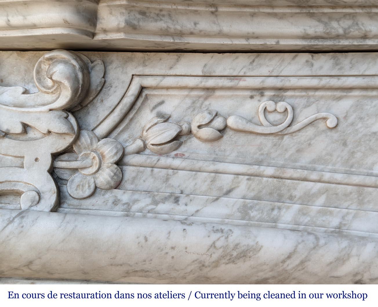 Exceptional Napoleon III period mantel in veined Carrara marble For Sale 2