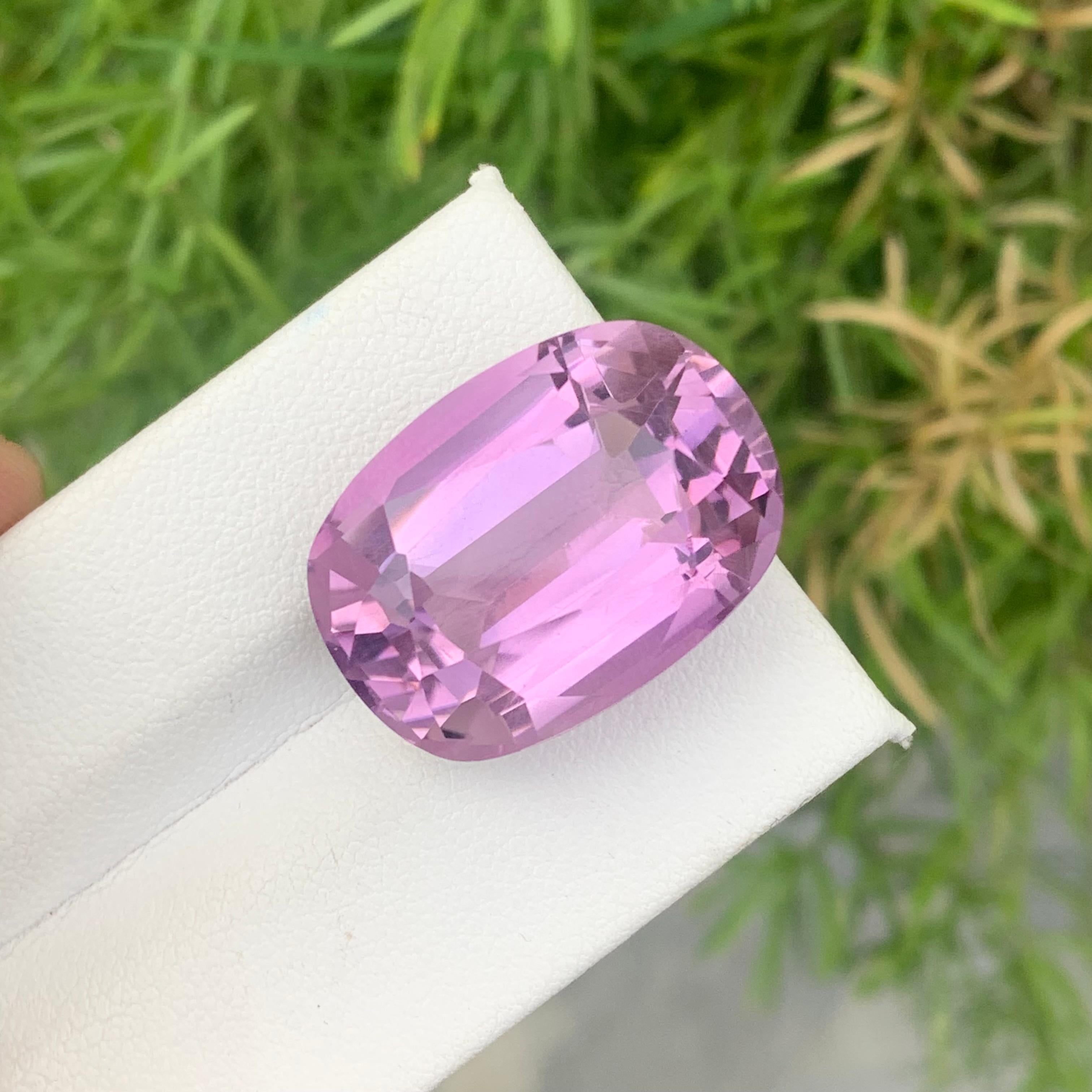 Women's or Men's Exceptional Natural Loose Purple Amethyst 27.80 Carat from Brazil Mine For Sale