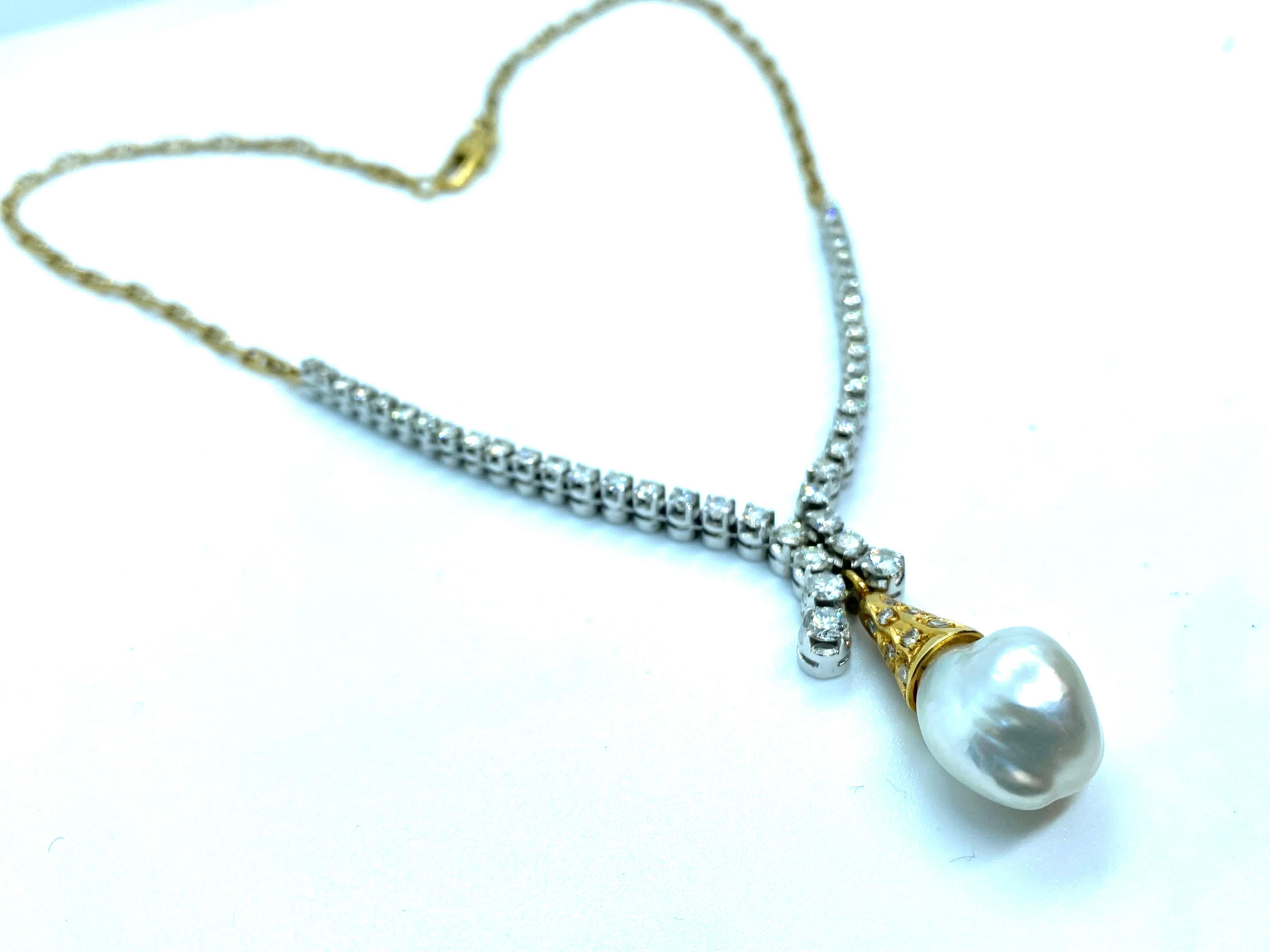 Außergewöhnliche Perlen und Diamanten Halskette und Anhänger Ohrringe Set (Brillantschliff) im Angebot