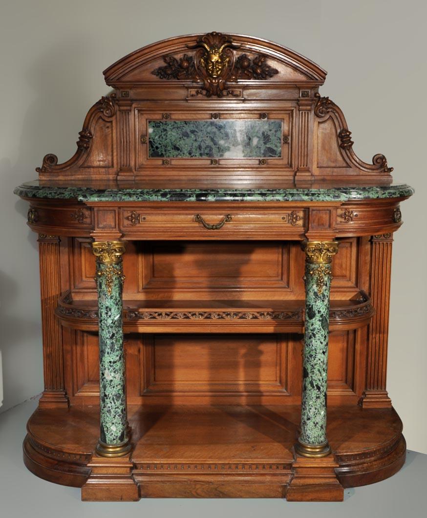 Exceptionnel ensemble de salle à manger de style néo-renaissance en noyer sculpté. en vente 5