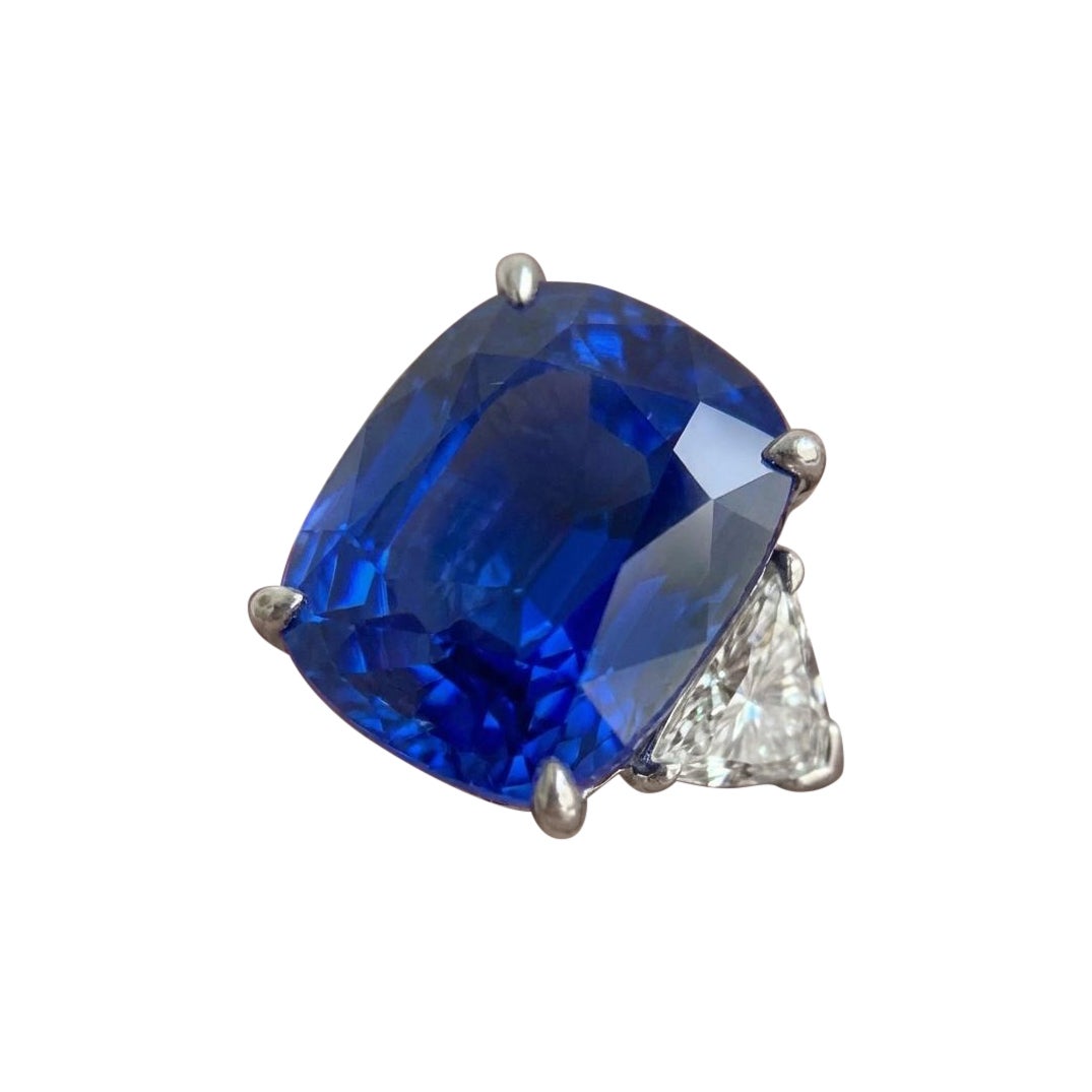 Exceptional NO HEAT Blue Sapphire Ring 16 Carats For Sale