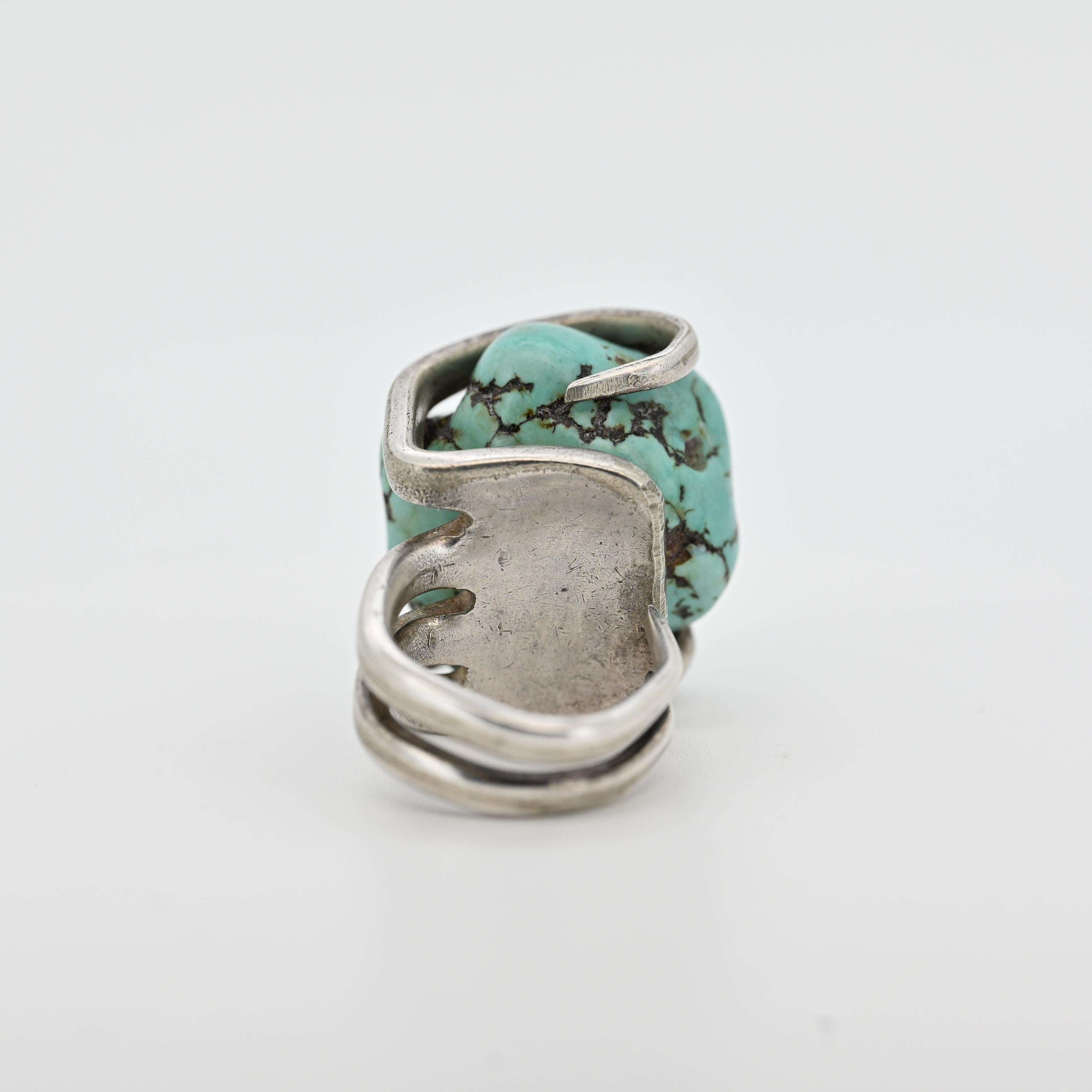 Eccezionale anello con pepita di turchese del Nevada di vecchia data con incastonatura in argento fatta a mano In condizioni ottime in vendita a Northampton, MA