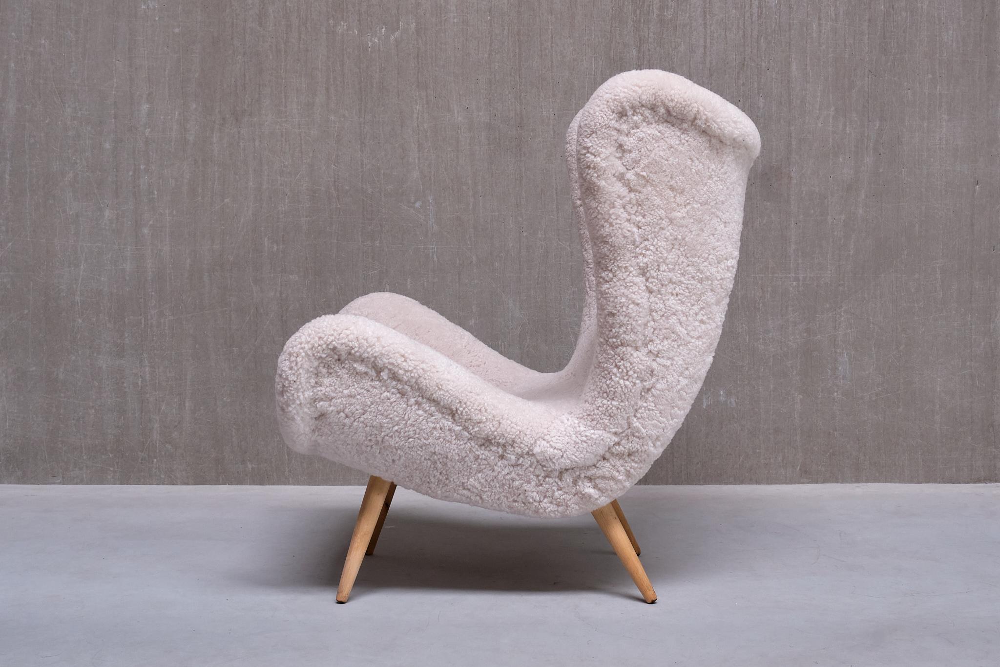 Exceptional Organic Swedish Modern Easy Chair in Sheepskin and Beech, Late 1940s For Sale 5