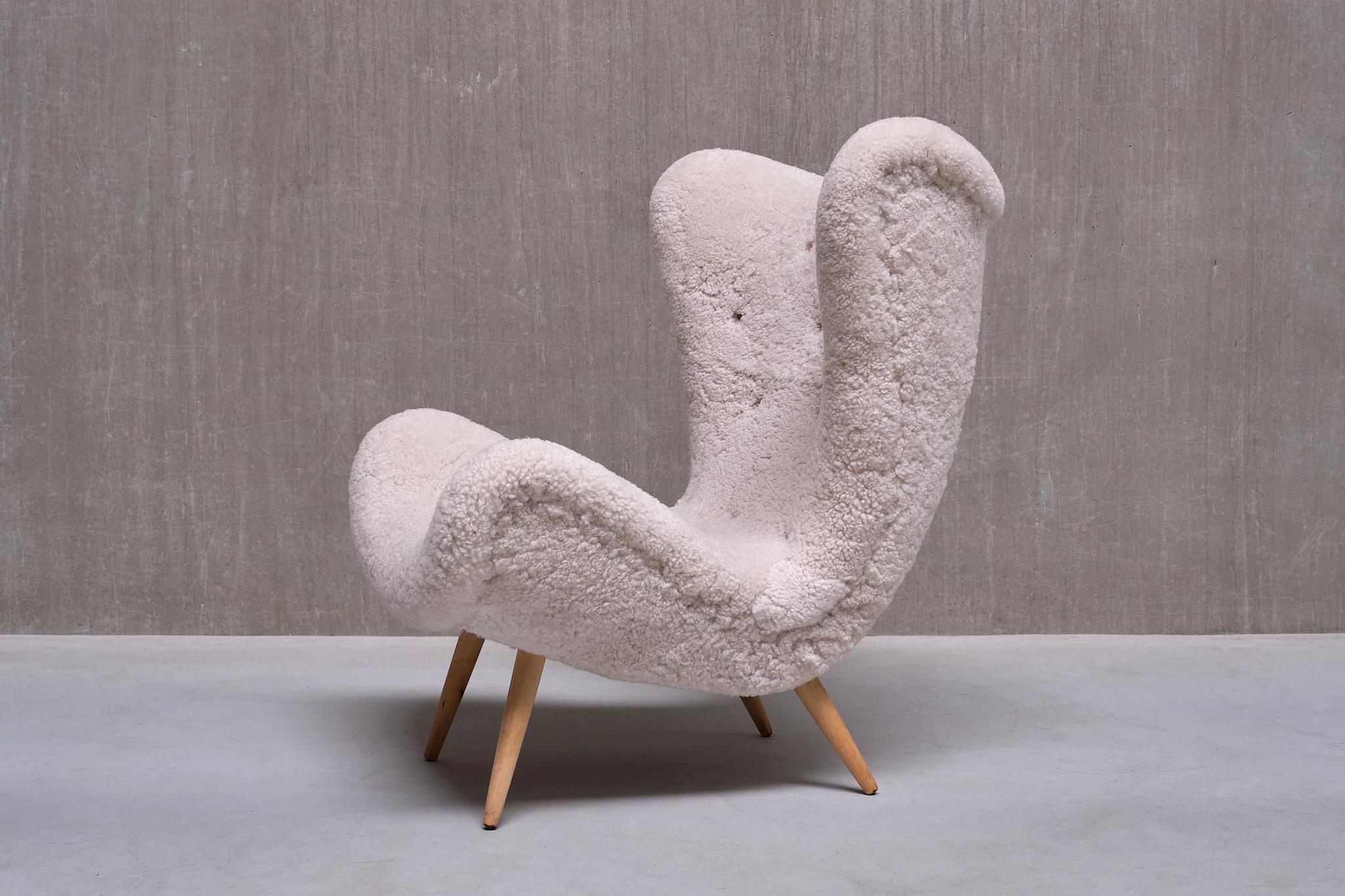 Exceptional Organic Swedish Modern Easy Chair in Sheepskin and Beech, Late 1940s For Sale 6