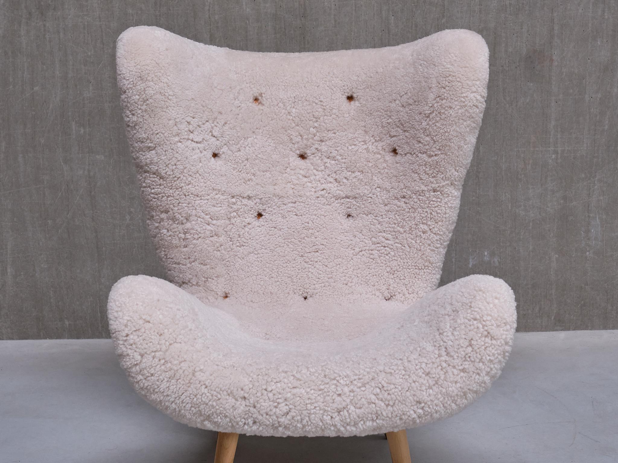 Exceptional Organic Swedish Modern Easy Chair in Sheepskin and Beech, Late 1940s For Sale 8
