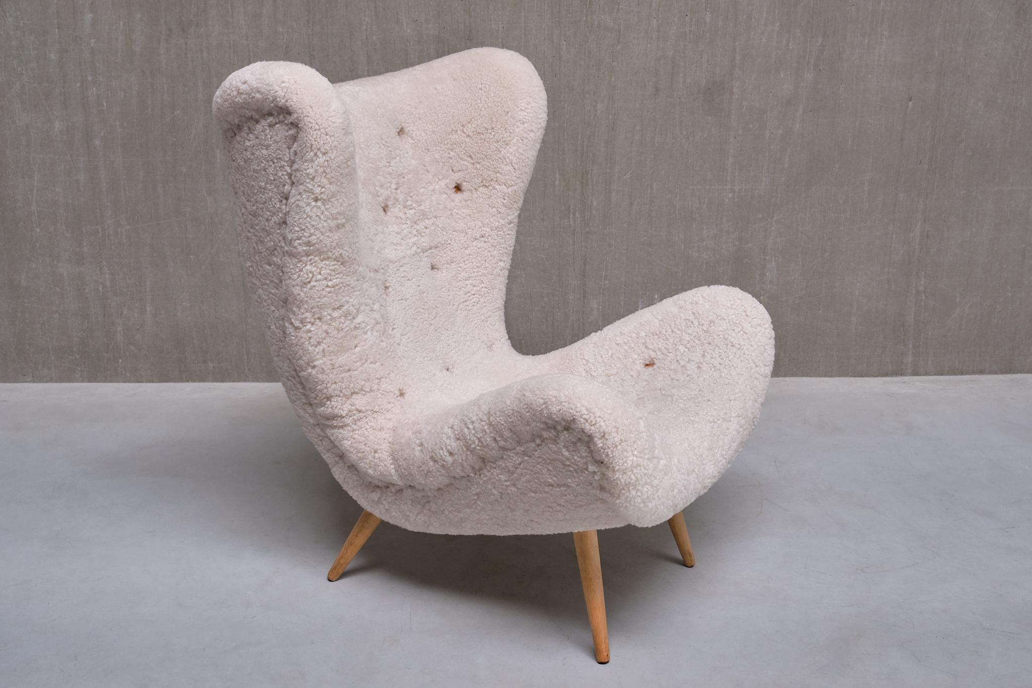 Exceptional Organic Swedish Modern Easy Chair in Sheepskin and Beech, Late 1940s For Sale 2