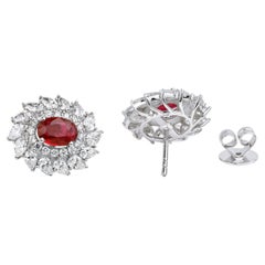 Exceptionnelles clous d'oreilles ovales en diamant rubis naturel et halo de diamants en or 18 carats