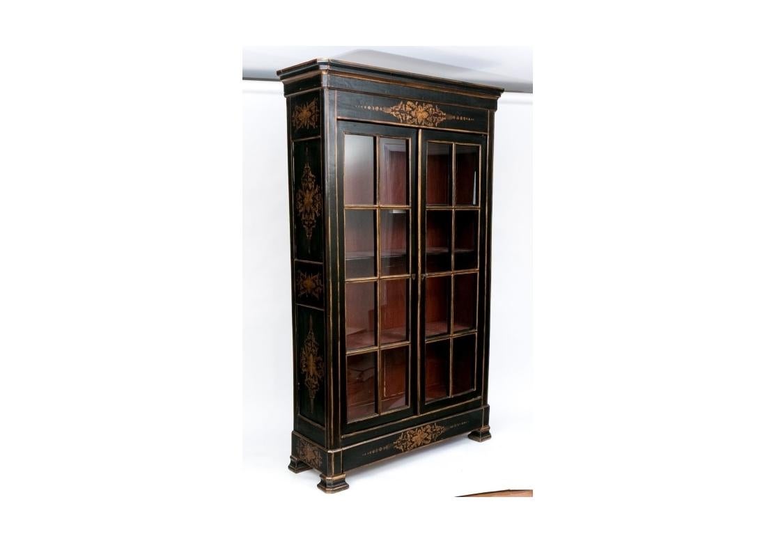 Doré Exceptionnelle vitrine peinte de Van Thiel