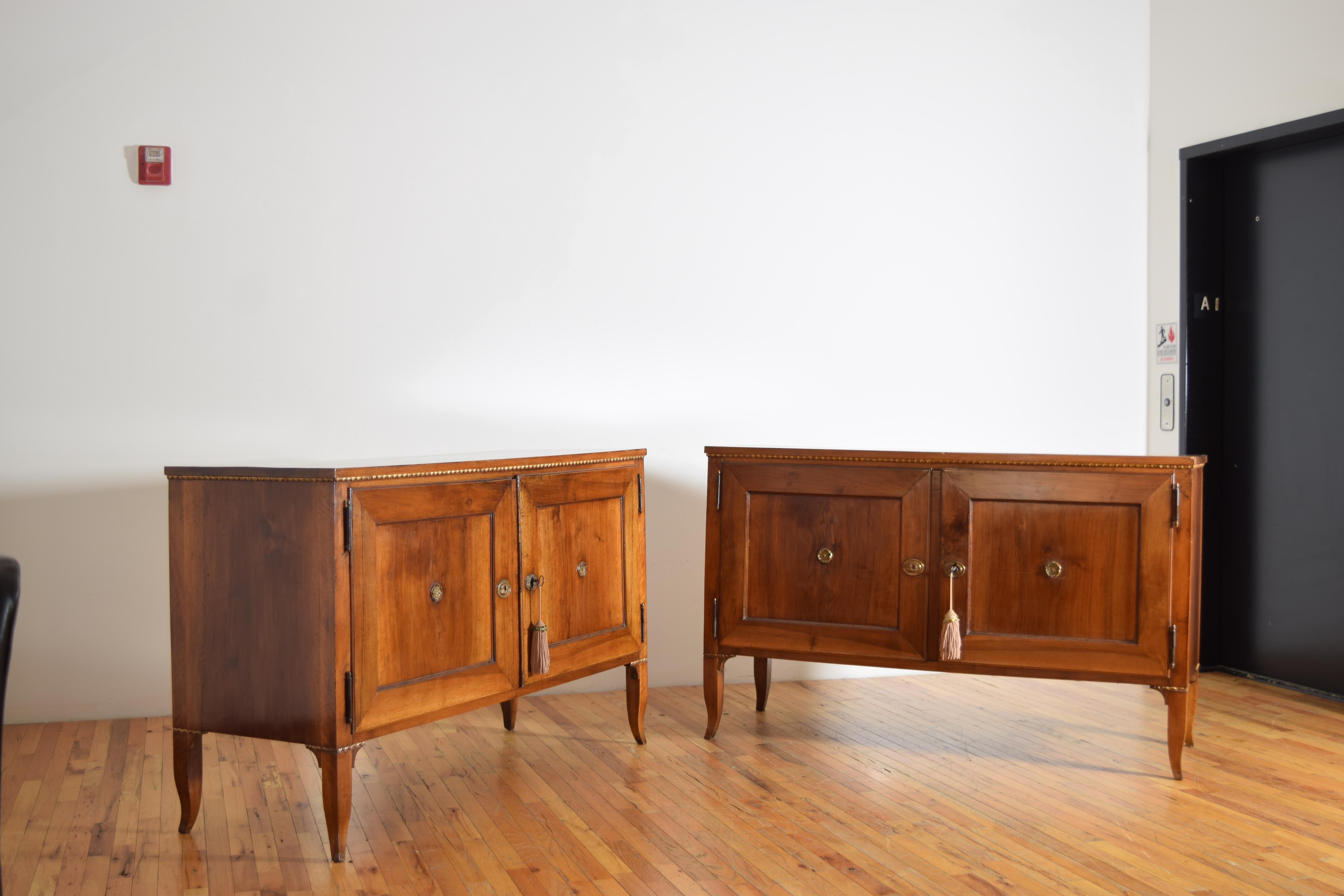 Exceptional Pair Italian, Veneto, Neoclassic Walnut & Giltwood Credenzas, c.1790 In Good Condition For Sale In Atlanta, GA