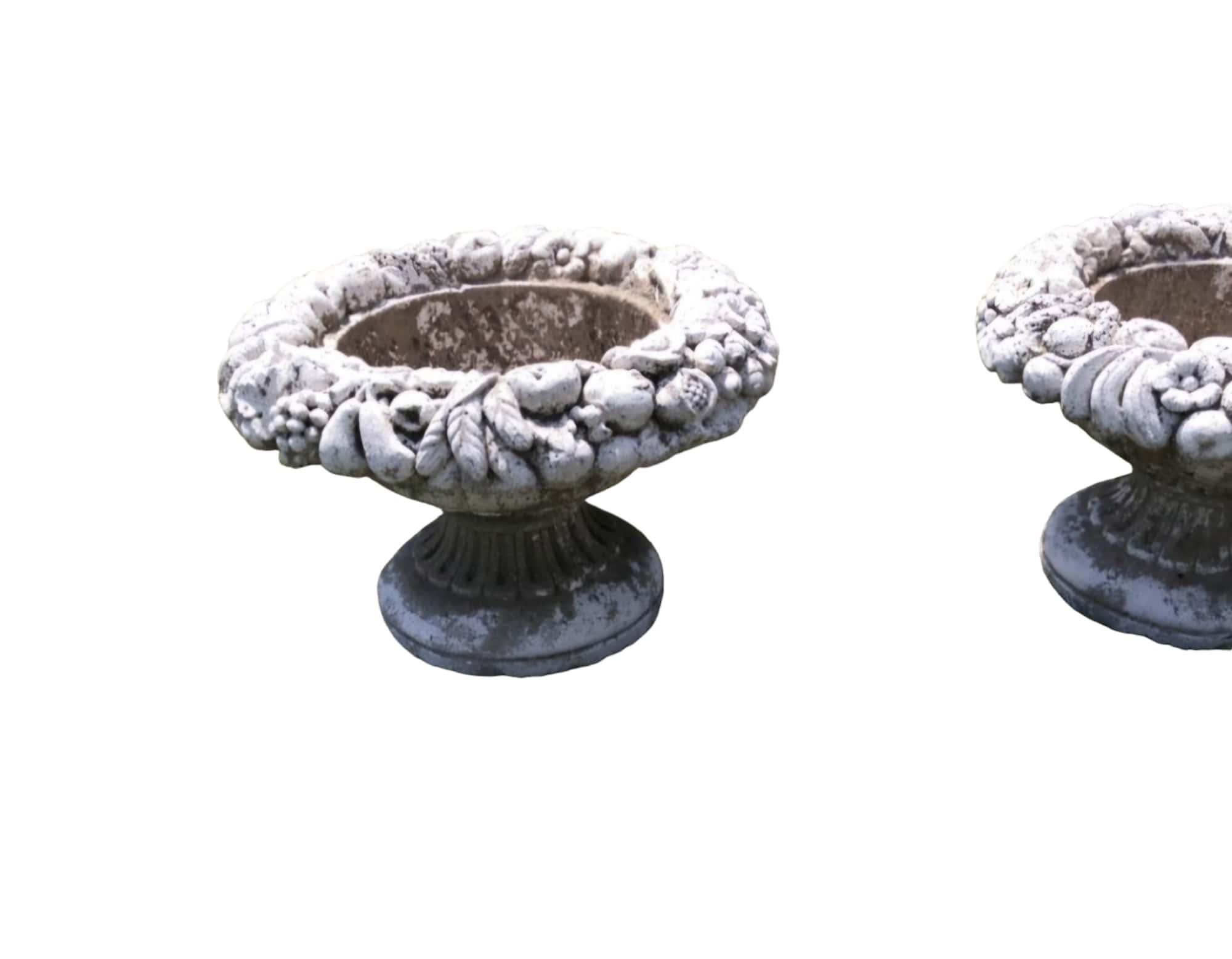 Exceptional Pair of 1950s Stone Planter Vases with Decorative Faces In Good Condition For Sale In Madrid, ES
