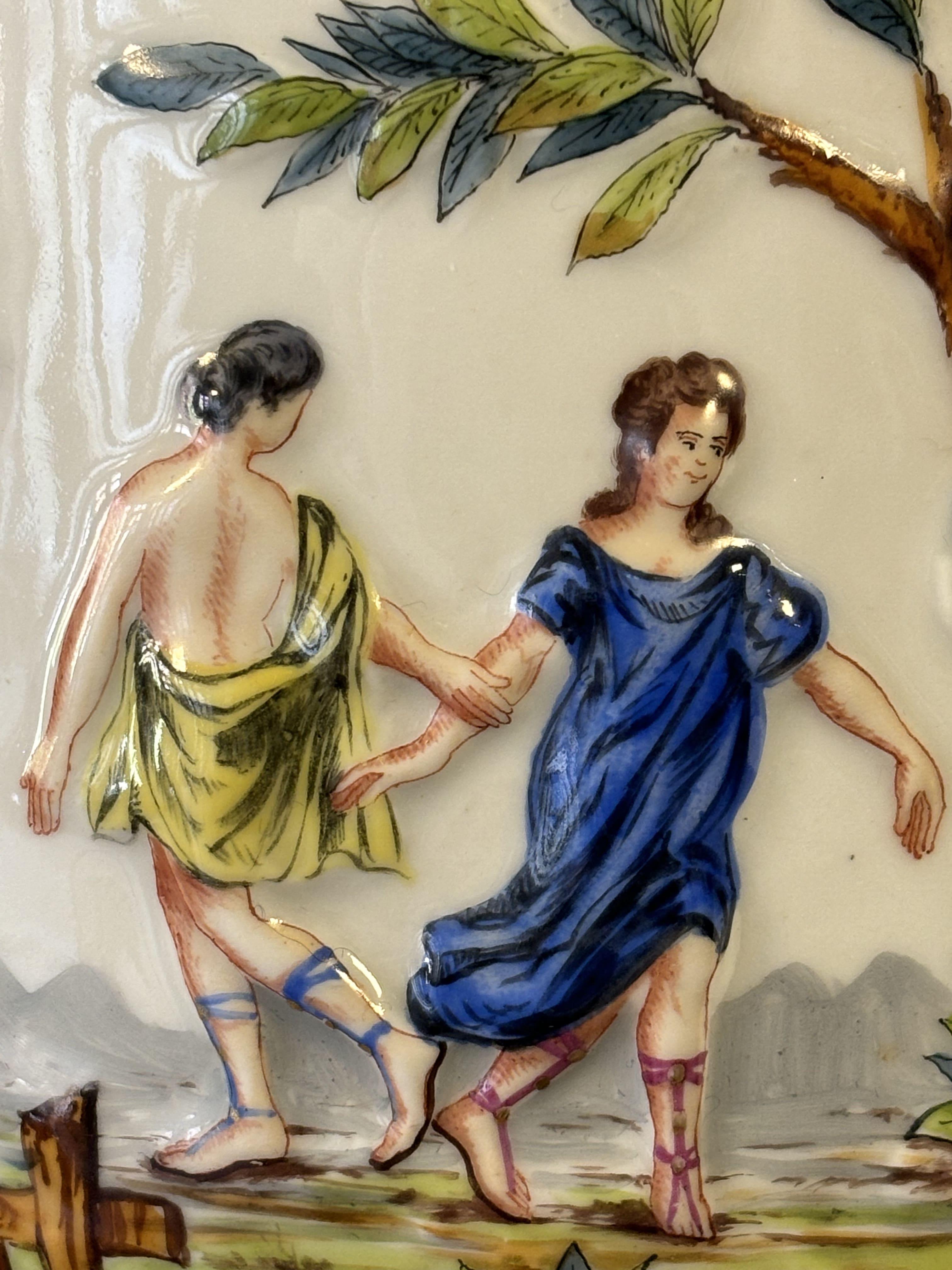 Exceptionnelle paire de cache-pots polychromes de Capodimonte du XIXe siècle en vente 8