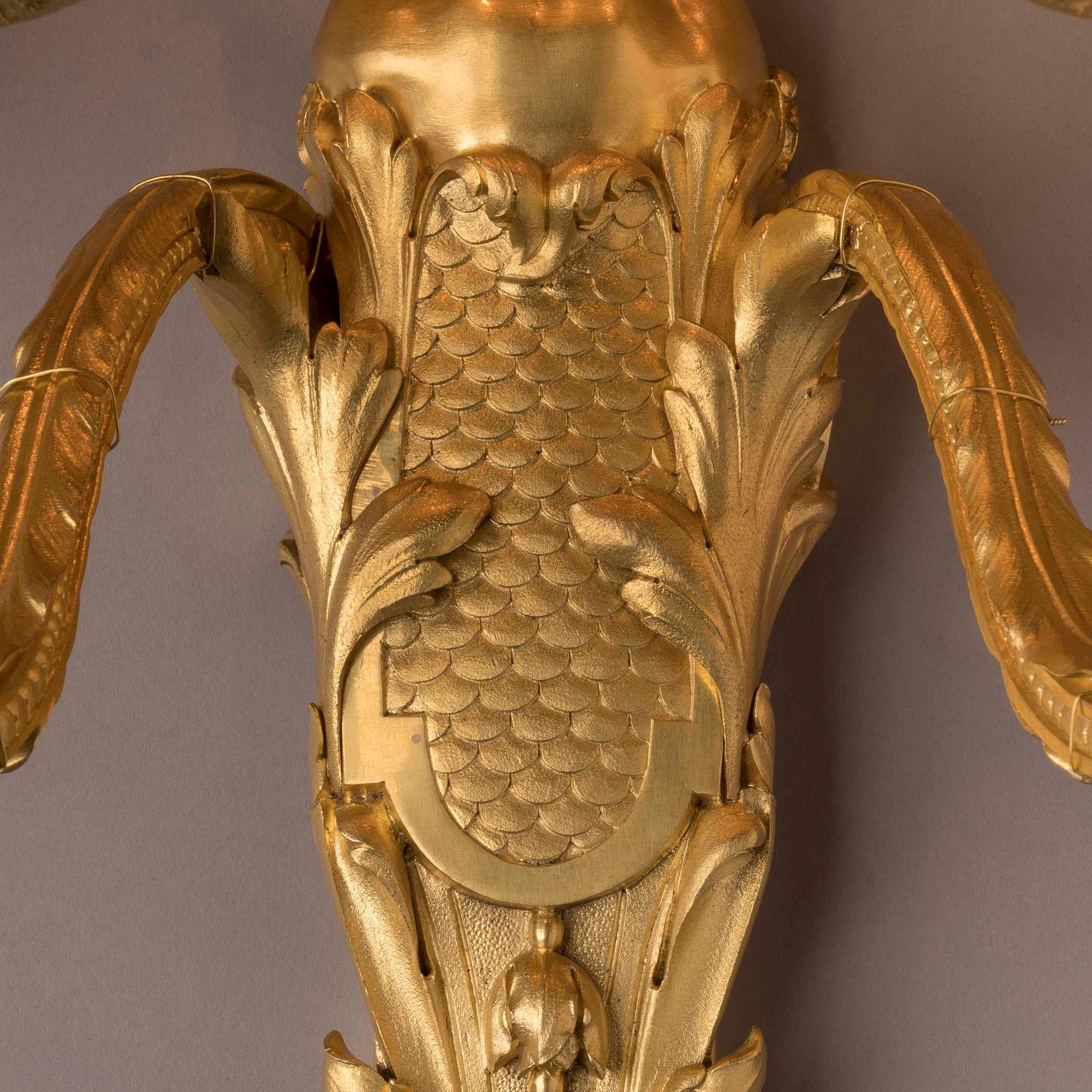 Außergewöhnliches Paar vergoldeter Bronze-Wandapplikationen aus dem 19. Jahrhundert von Henry Dasson im Angebot 1