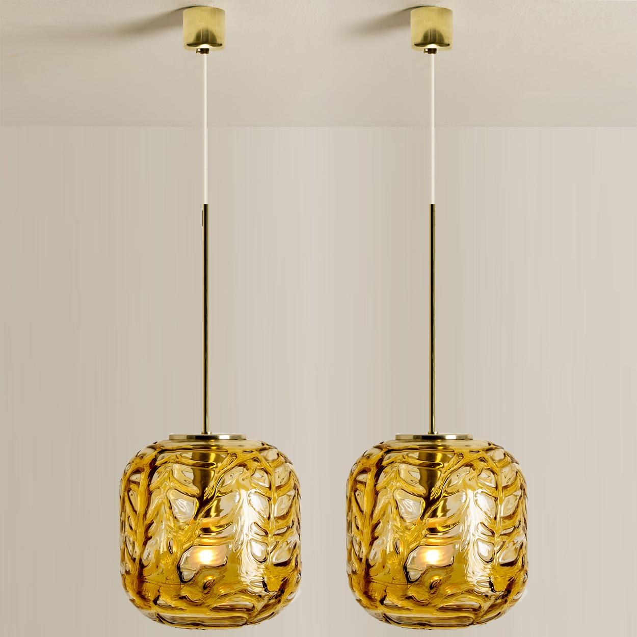 Exceptional Pair of Amber Murano Glass Pendant Lights Venini Style, 1970 4
