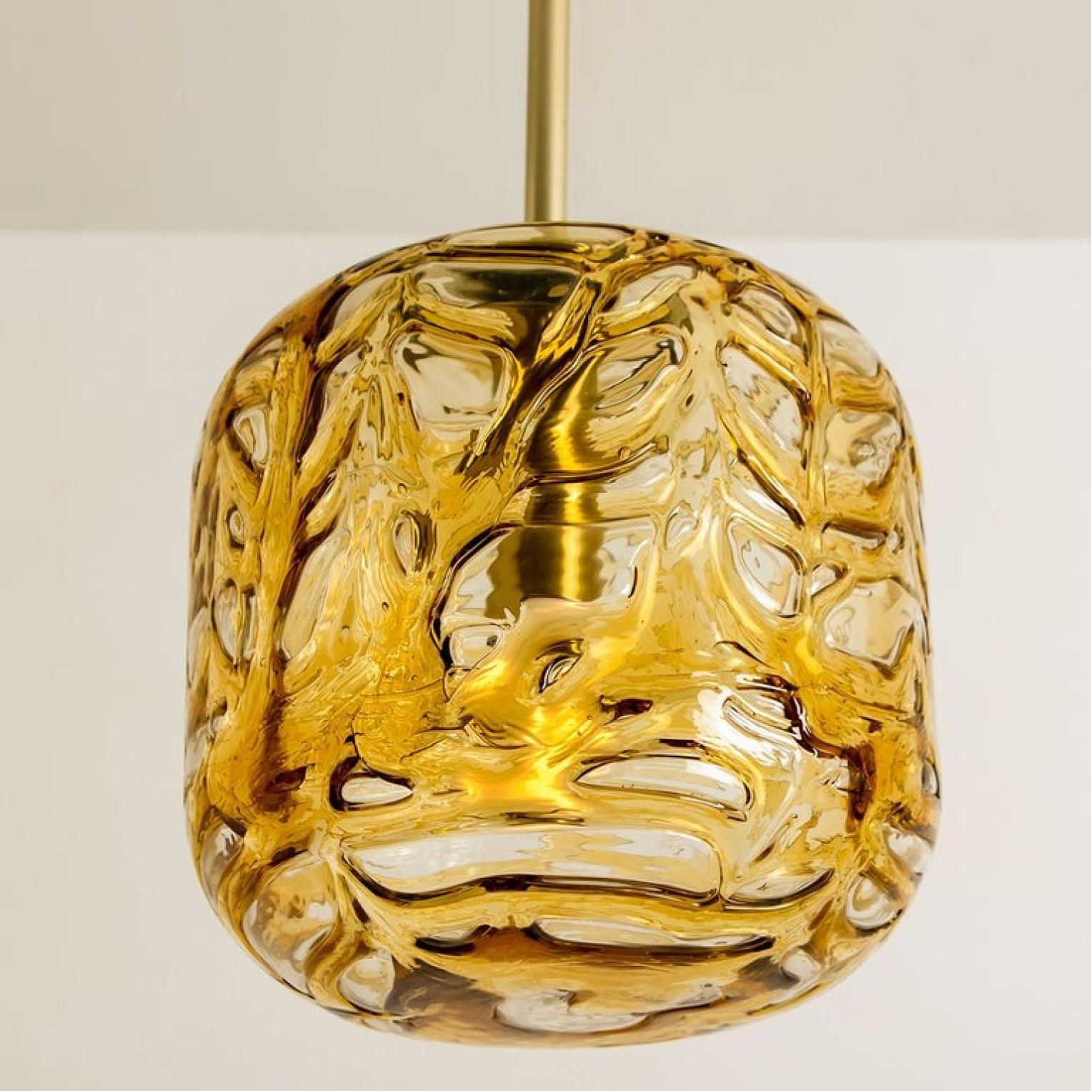 Exceptional Pair of Amber Murano Glass Pendant Lights Venini Style, 1970 For Sale 8