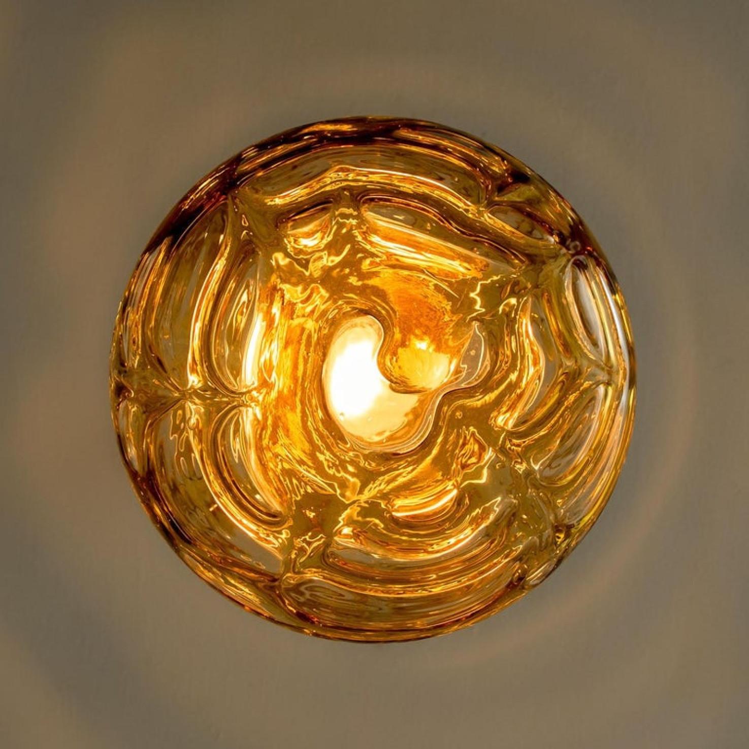 Exceptional Pair of Amber Murano Glass Pendant Lights Venini Style, 1970 For Sale 9